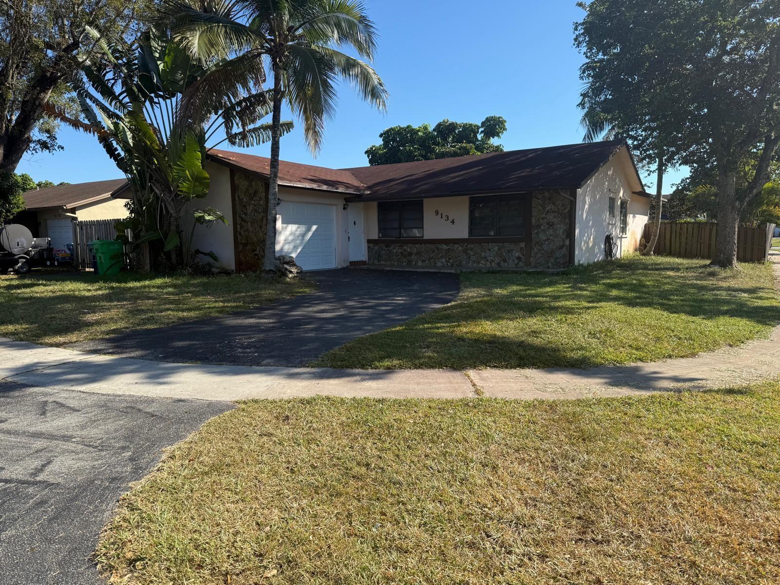 Photo for 9134 NW 32nd Mnr, Sunrise, FL 33351 - listing #FX-10537365 9134 NW 32nd Mnr, Sunrise, FL 33351