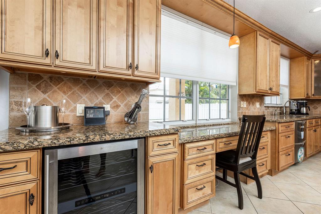Photo for 1104 Hidden Valley Way, Weston, FL 33327 - Listing #FX-10435153 1104 Hidden Valley Way, Weston, FL 33327