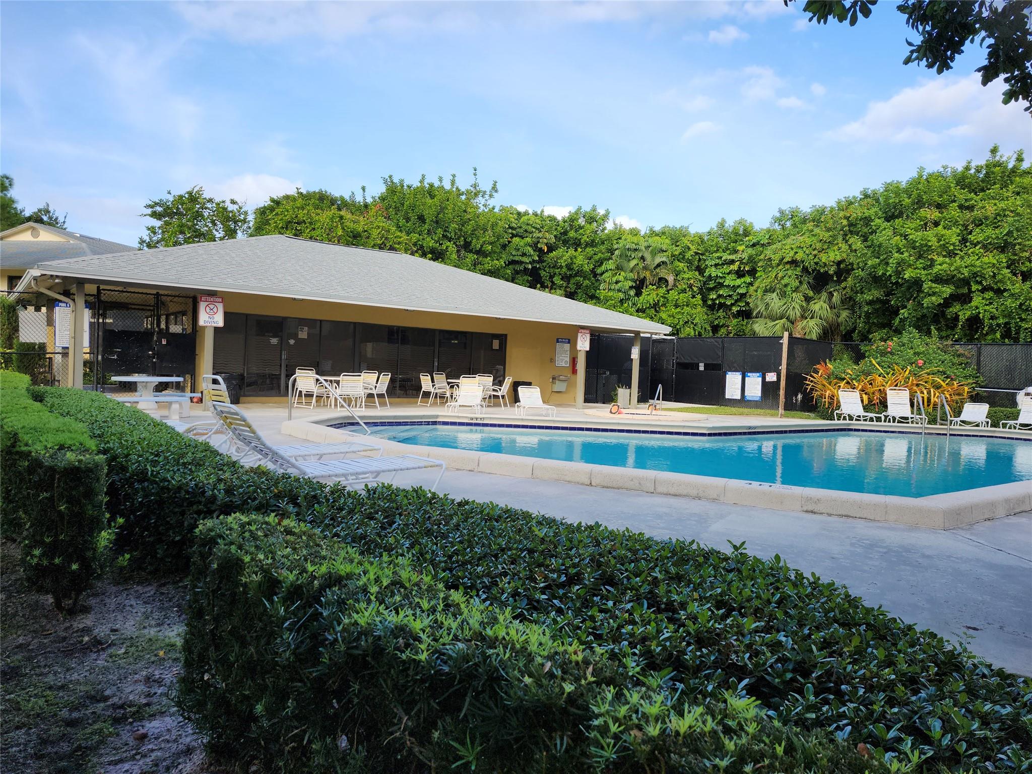 Photo for 545 Trace Circle, 105, Deerfield Beach, FL 33441 - listing #FX-10536544 545 Trace Circle, 105, Deerfield Beach, FL 33441