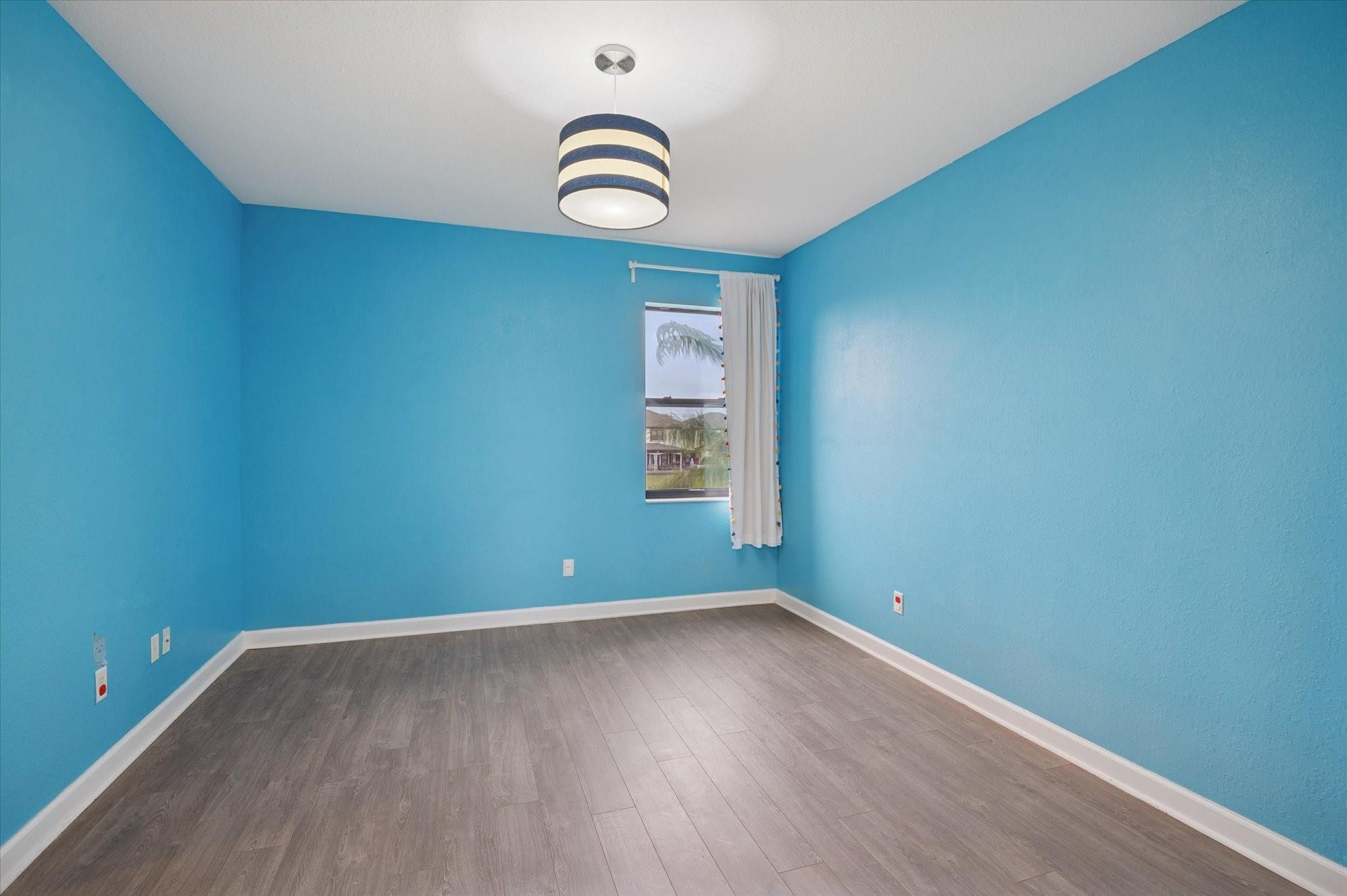 Guest Bedroom #2 Upstairs