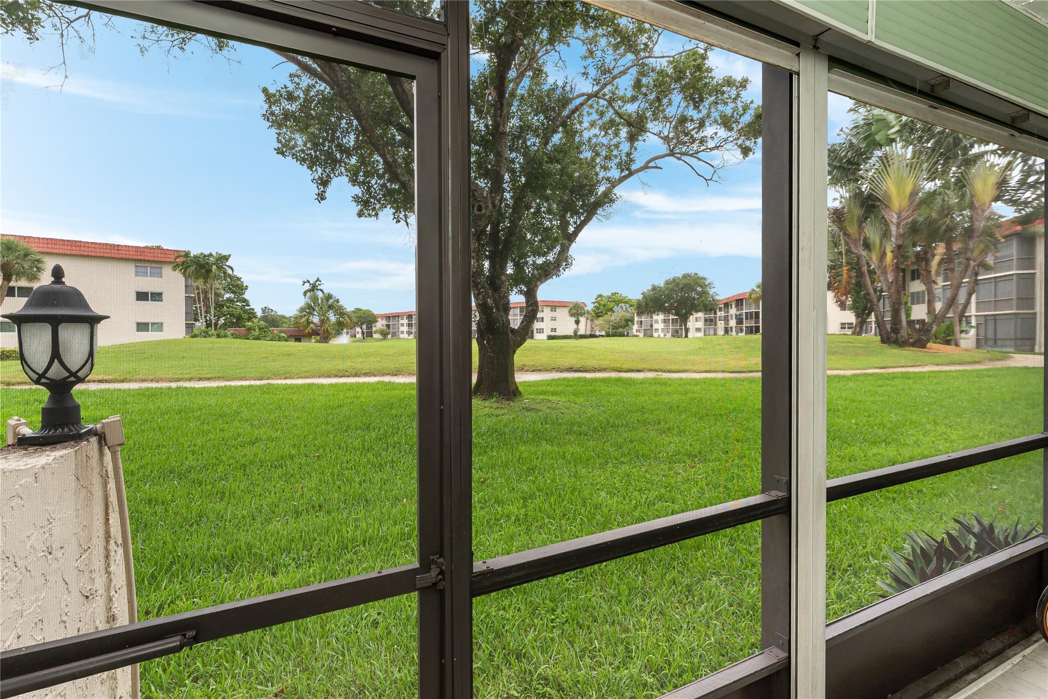 Photo for 411 S Hollybrook Drive, 109, Pembroke Pines, FL 33025 - Listing #FX-10519648 411 S Hollybrook Drive, 109, Pembroke Pines, FL 33025