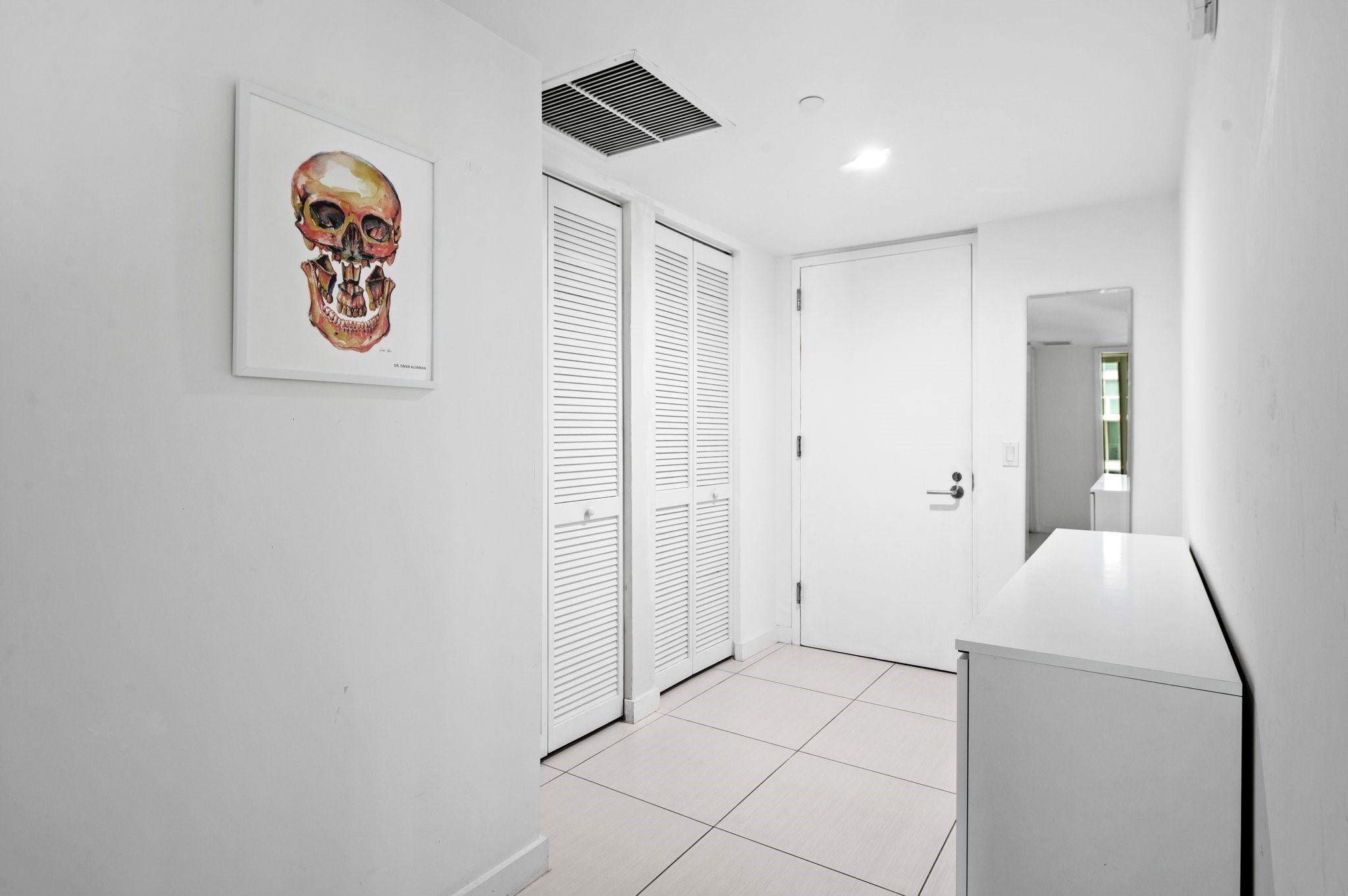 31 SE 6th Street 2002, Miami, FL 33131