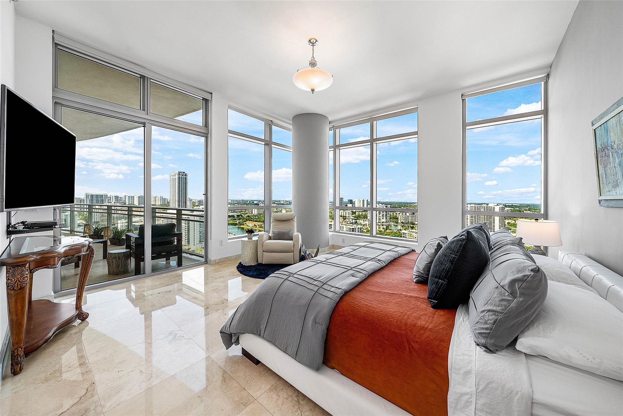 Photo for 3535 S Ocean Drive, 2605, Hollywood, FL 33019 - Listing #FX-10526434 3535 S Ocean Drive, 2605, Hollywood, FL 33019