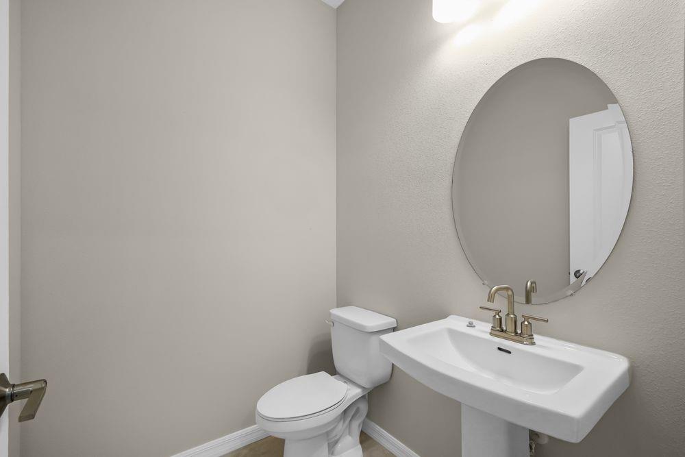 621 SE Ranch Oak Circle ~ Ready Now