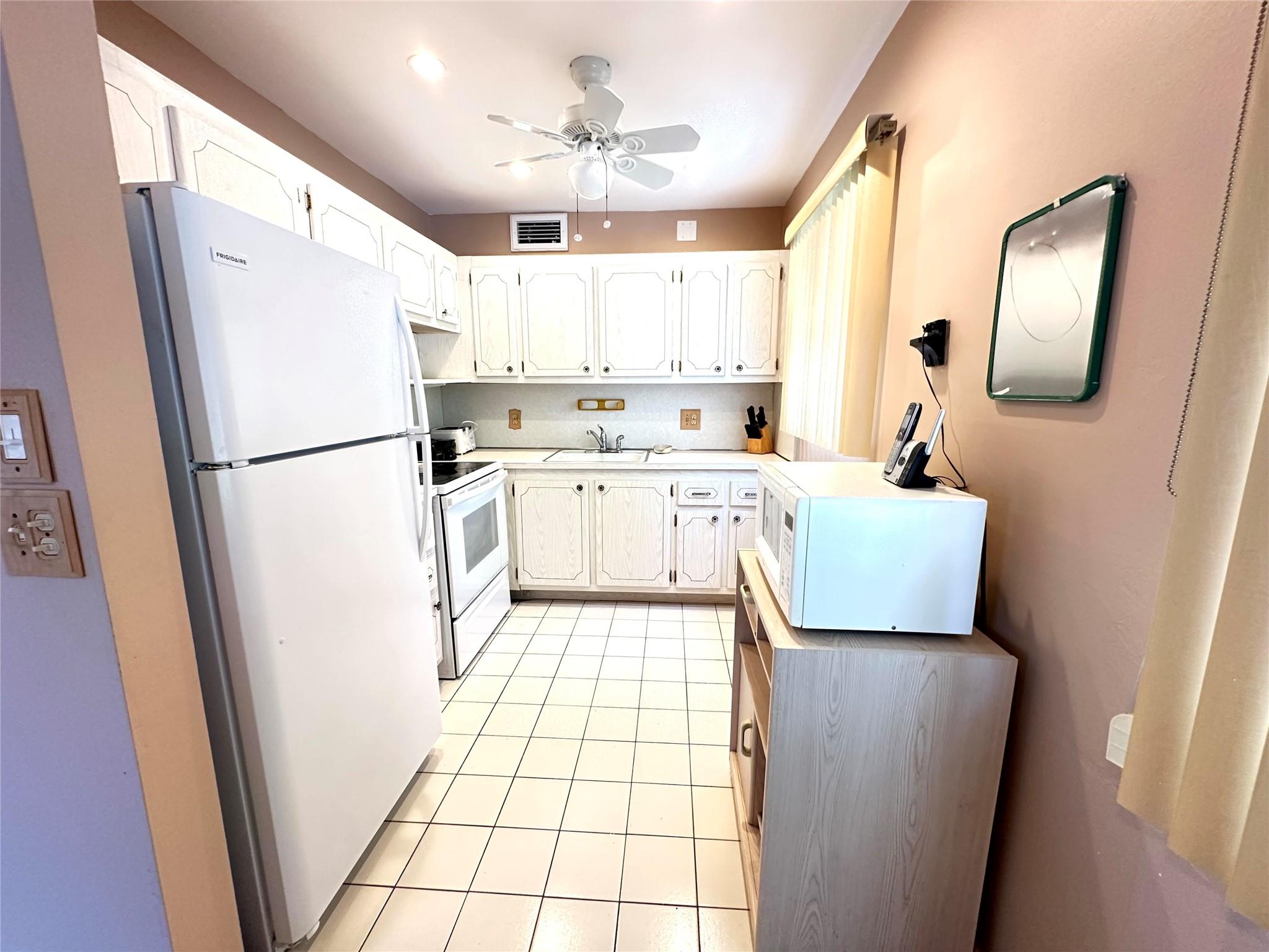 Photo for 124 Ventnor F, 124, Deerfield Beach, FL 33442 - Listing #FX-10517952 124 Ventnor F, 124, Deerfield Beach, FL 33442