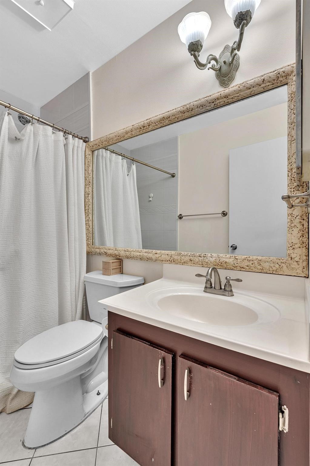 22017 Palms Way 202, Boca Raton, FL 33433