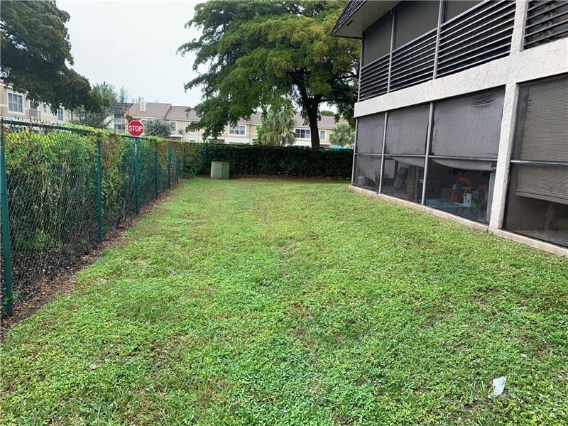 2830 Riverside Drive 102, Coral Springs, FL 33065