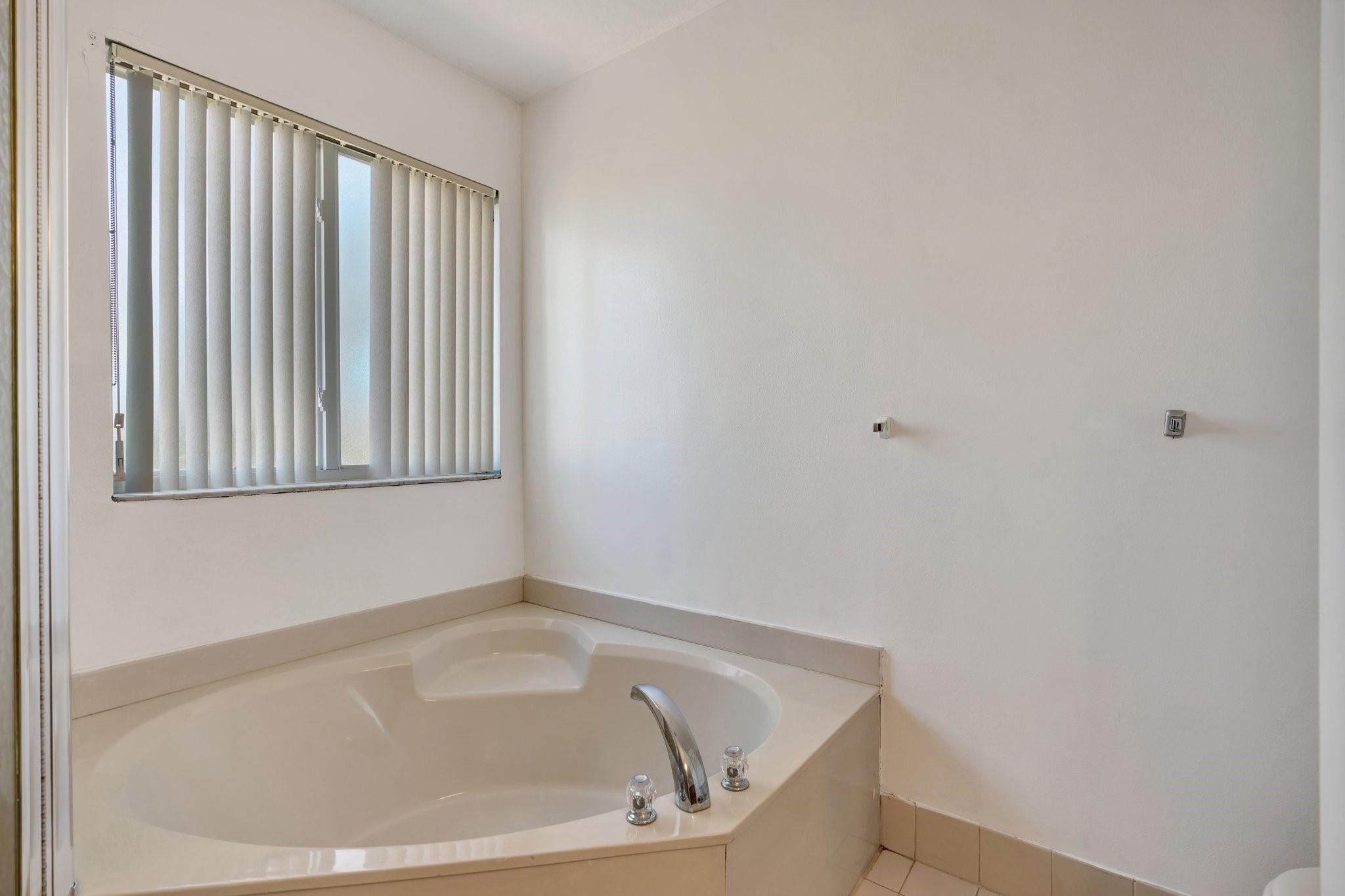 Photo for 2029 Oakhurst Way, Riviera Beach, FL 33404 - Listing #FX-10473220 2029 Oakhurst Way, Riviera Beach, FL 33404