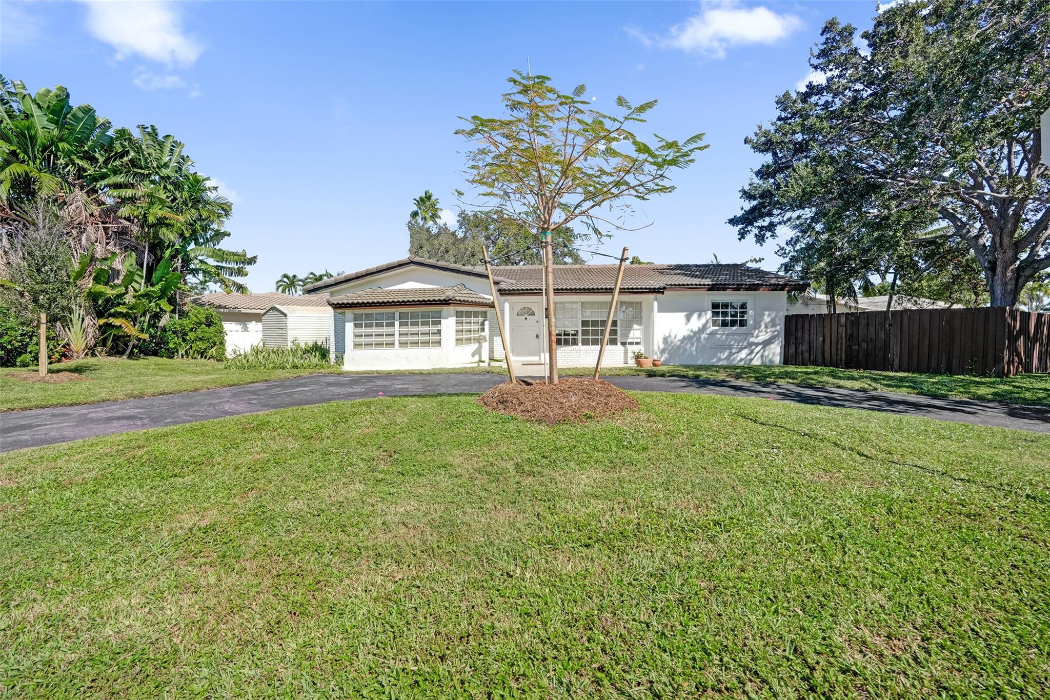 Photo for 4200 NE 15th Avenue, Oakland Park, FL 33334 - listing #FX-10536839 4200 NE 15th Avenue, Oakland Park, FL 33334