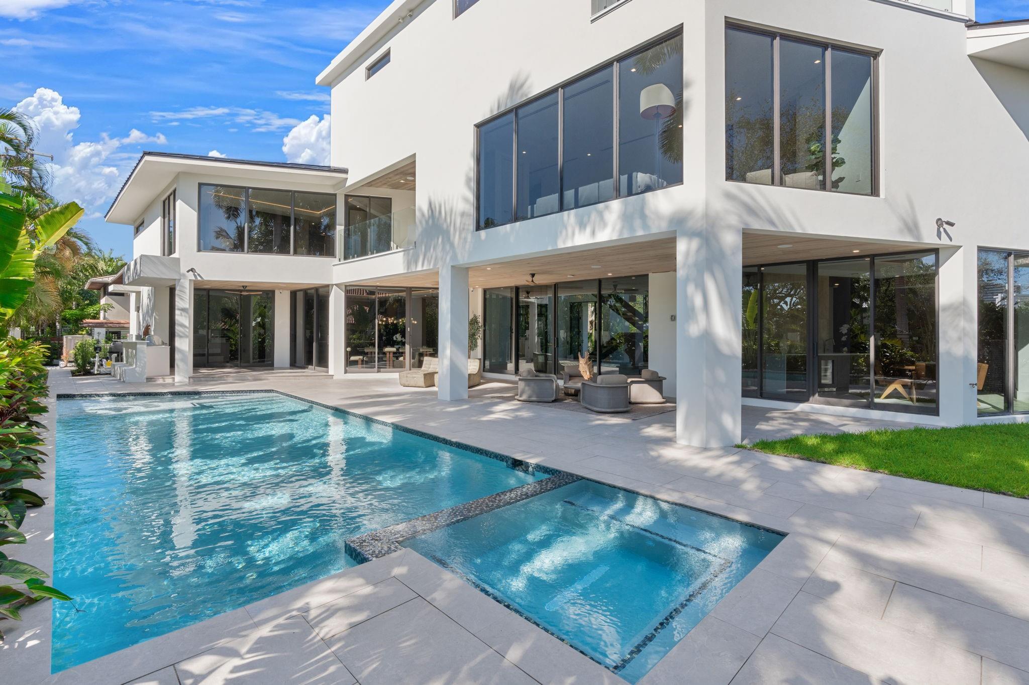 2035 Intracoastal Drive, Fort Lauderdale, FL 33305