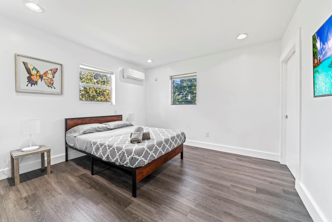 1215 NE 200th Street, Miami, FL 33179