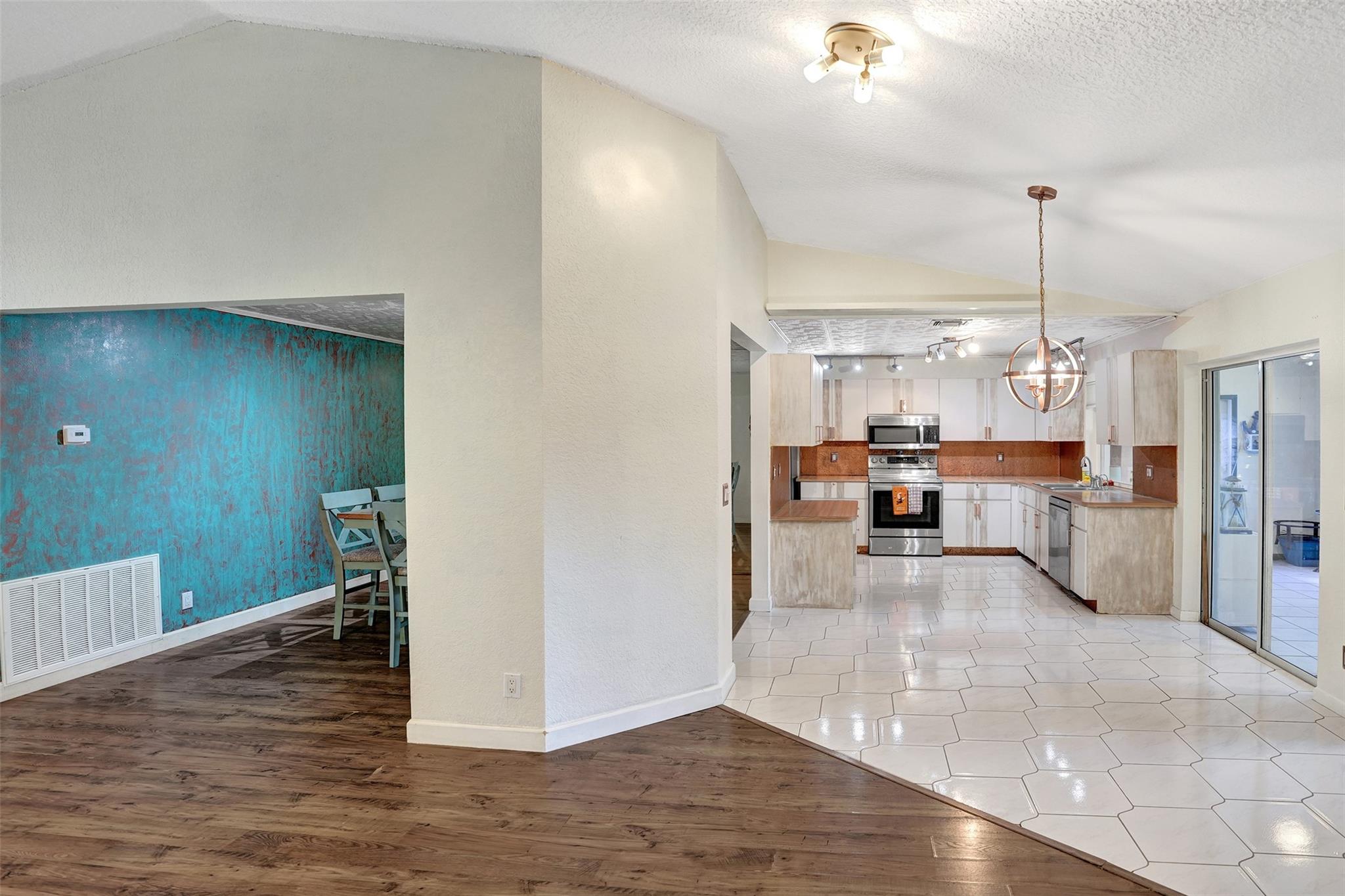 5372 Pine Circle, Coral Springs, FL 33067