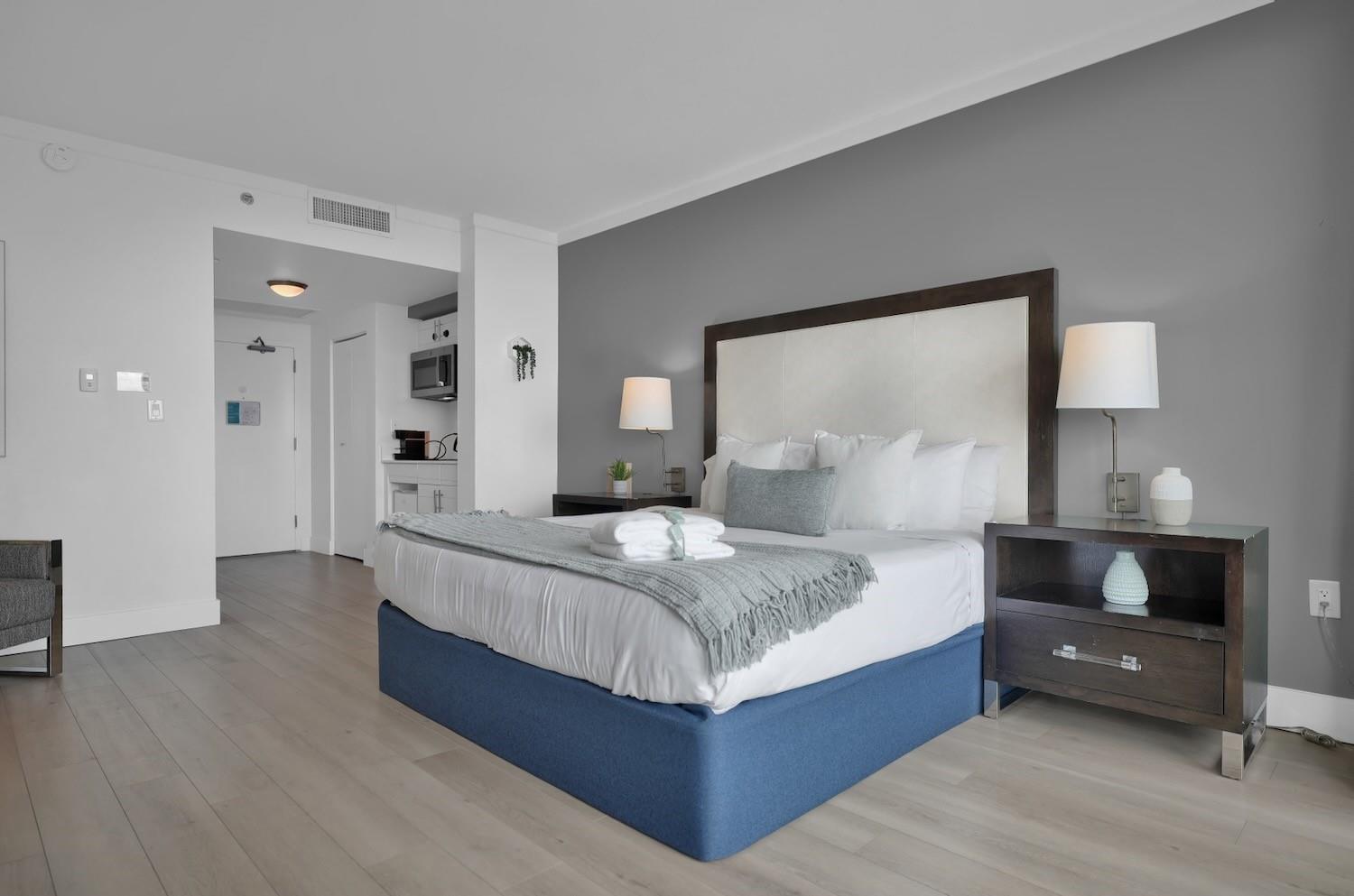 2889 Mcfarlane Road 1516, Miami, FL 33133