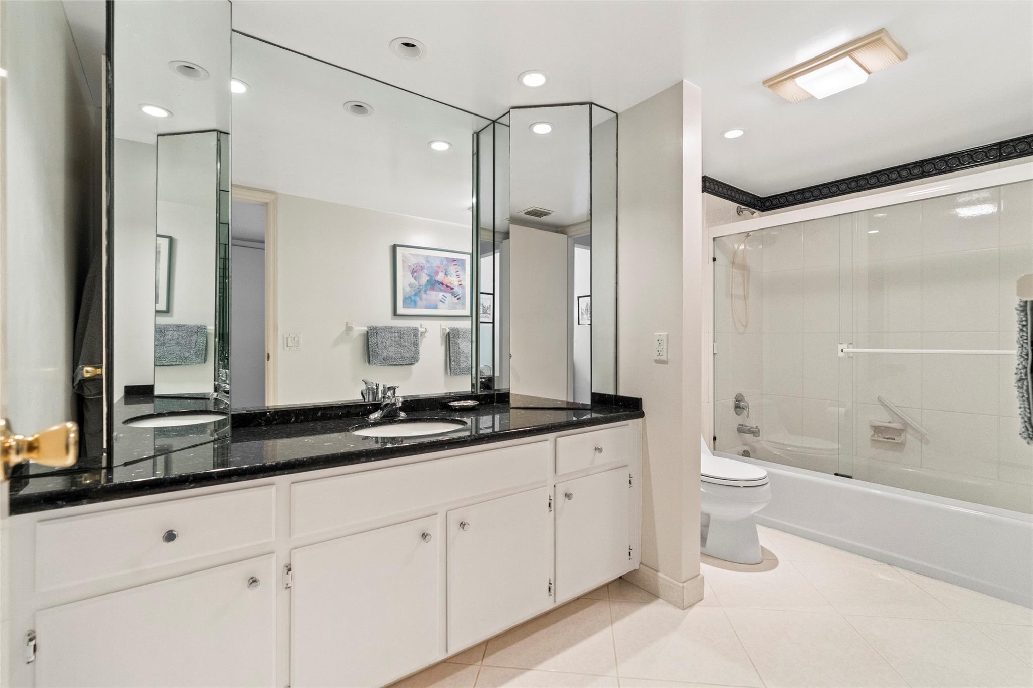Photo for 3050 NE 47th Court, 502 & 503, Fort Lauderdale, FL 33308 - Listing #FX-10477937 3050 NE 47th Court, 502 & 503, Fort Lauderdale, FL 33308