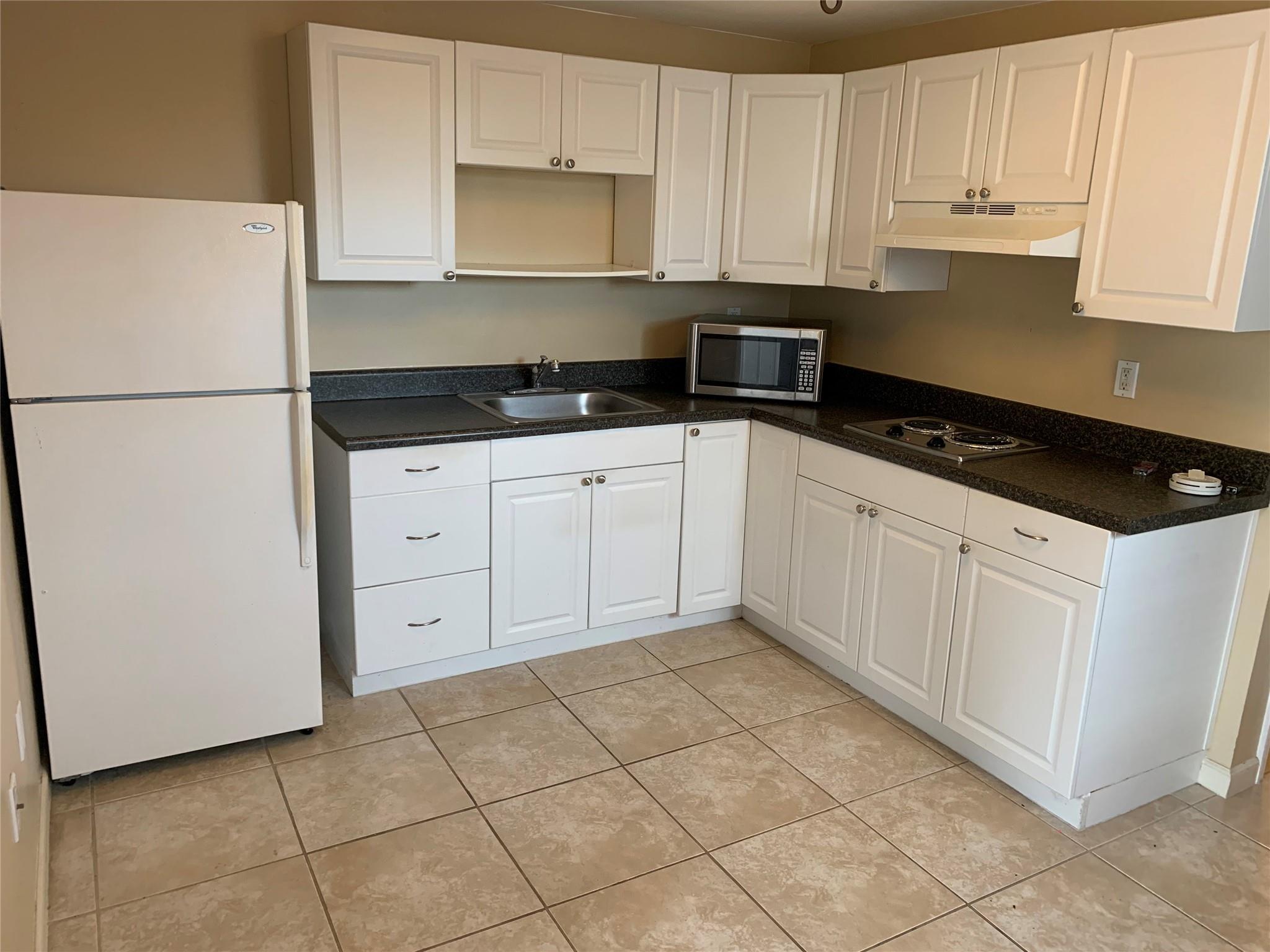 10121 SW 38, Miami, FL 33165