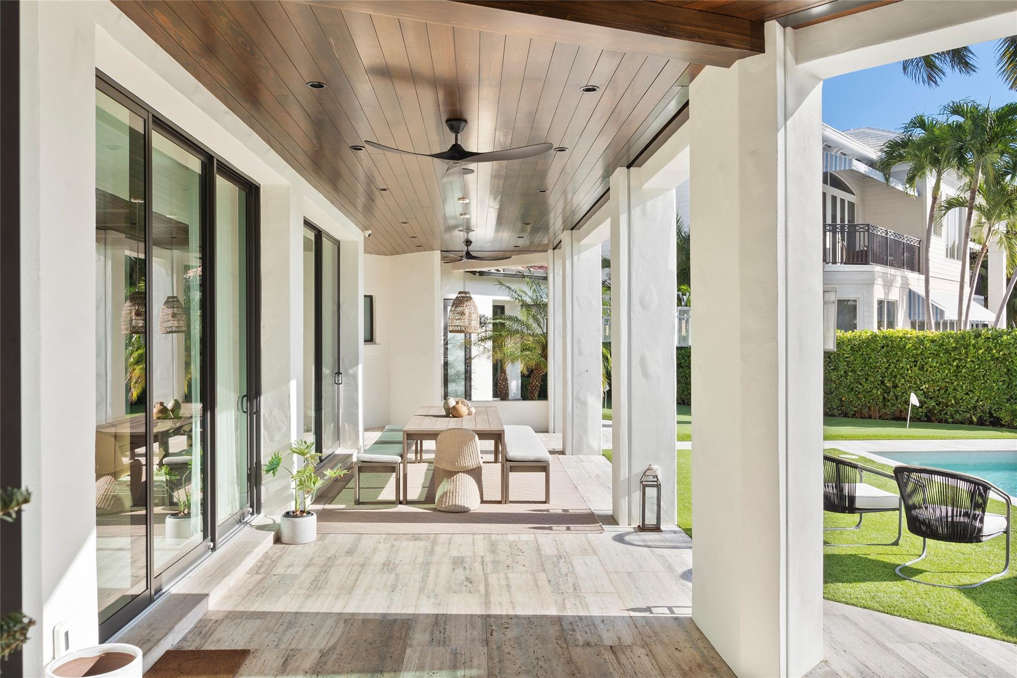 2300 NE 34th Court, Lighthouse Point, FL 33064