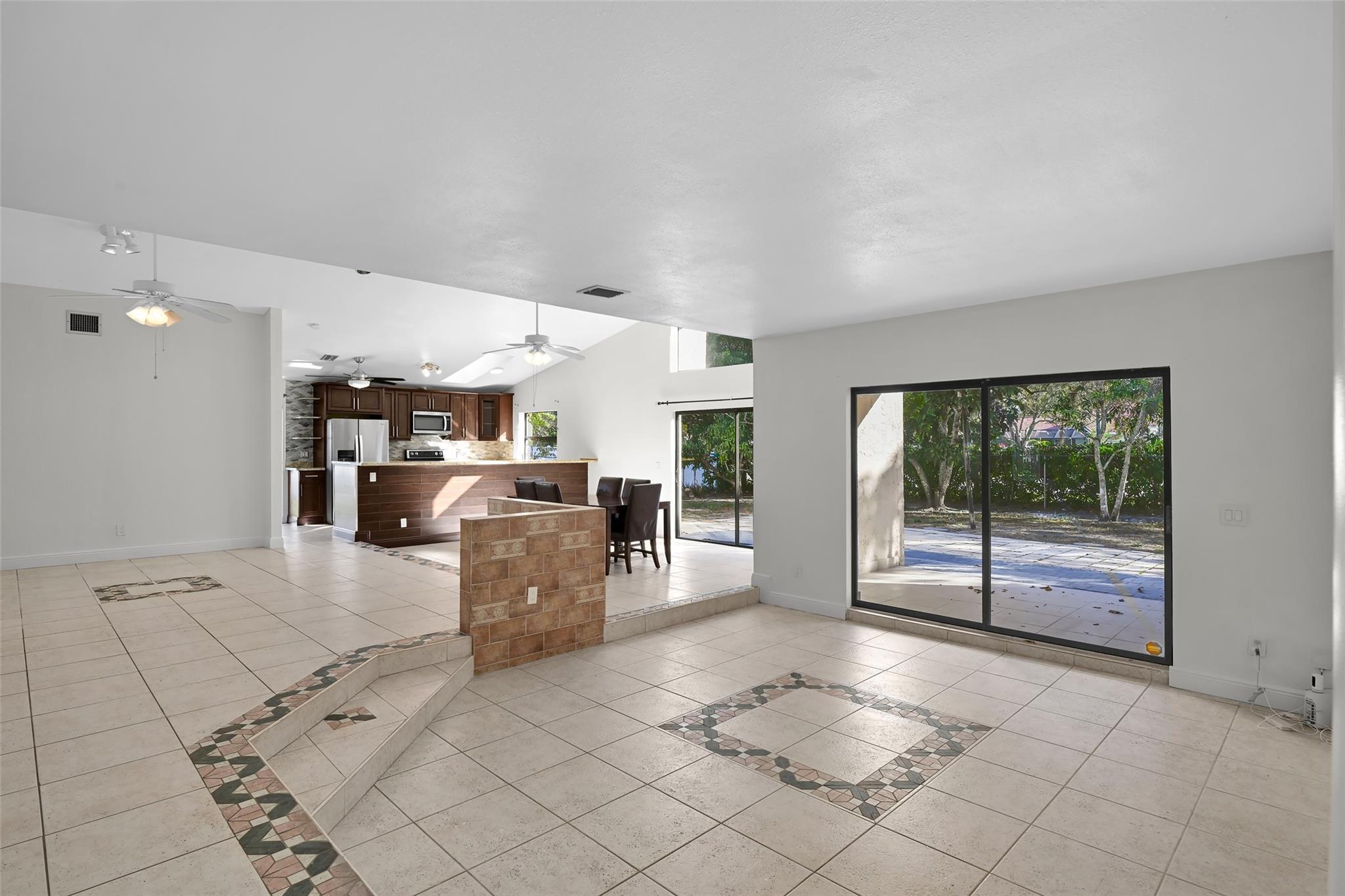 11136 NW 1st Place, Coral Springs, FL 33071