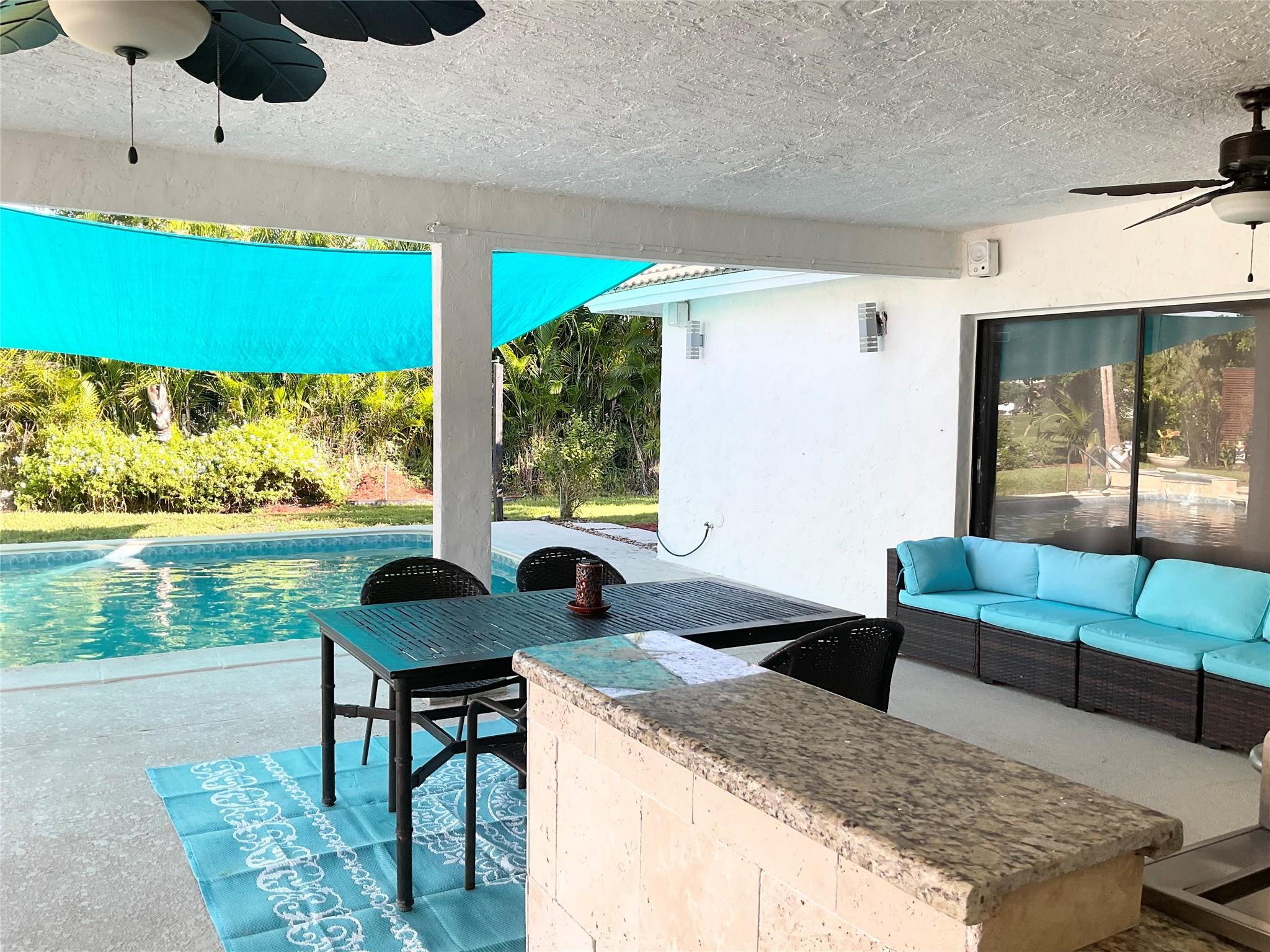 10477 NW 4th Street, Coral Springs, FL 33071