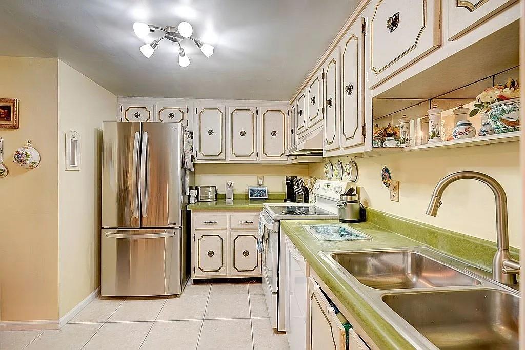 Photo for 2800 N Ocean Drive, A5B, West Palm Beach, FL 33404 - Listing #FX-10506493 2800 N Ocean Drive, A5B, West Palm Beach, FL 33404