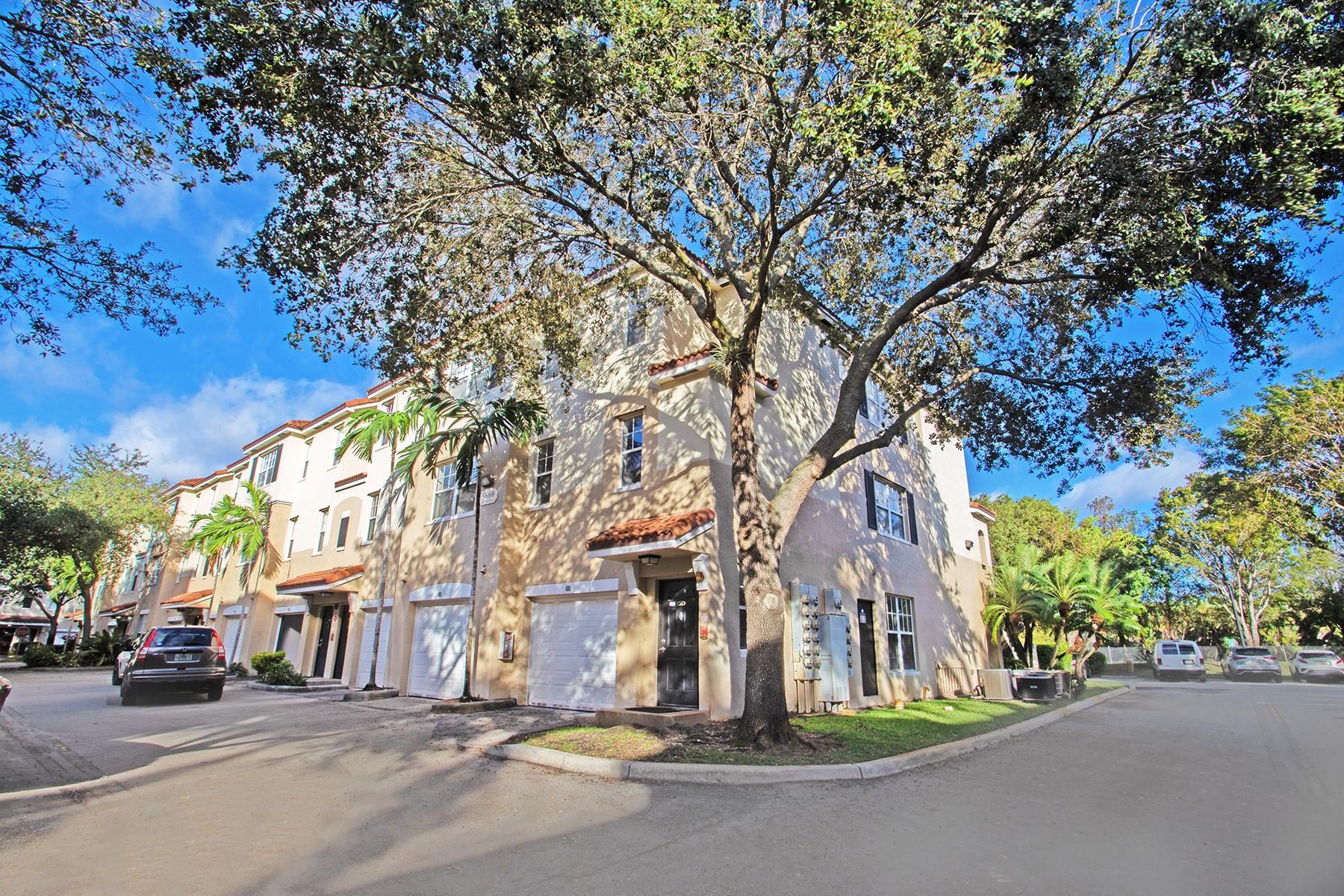 5860 W Sample Road 204, Coral Springs, FL 33067