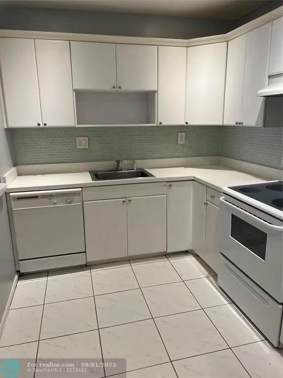 Photo for 4131 NW 88th Avenue, 206, Coral Springs, FL 33065 - listing #FX-10533839 4131 NW 88th Avenue, 206, Coral Springs, FL 33065