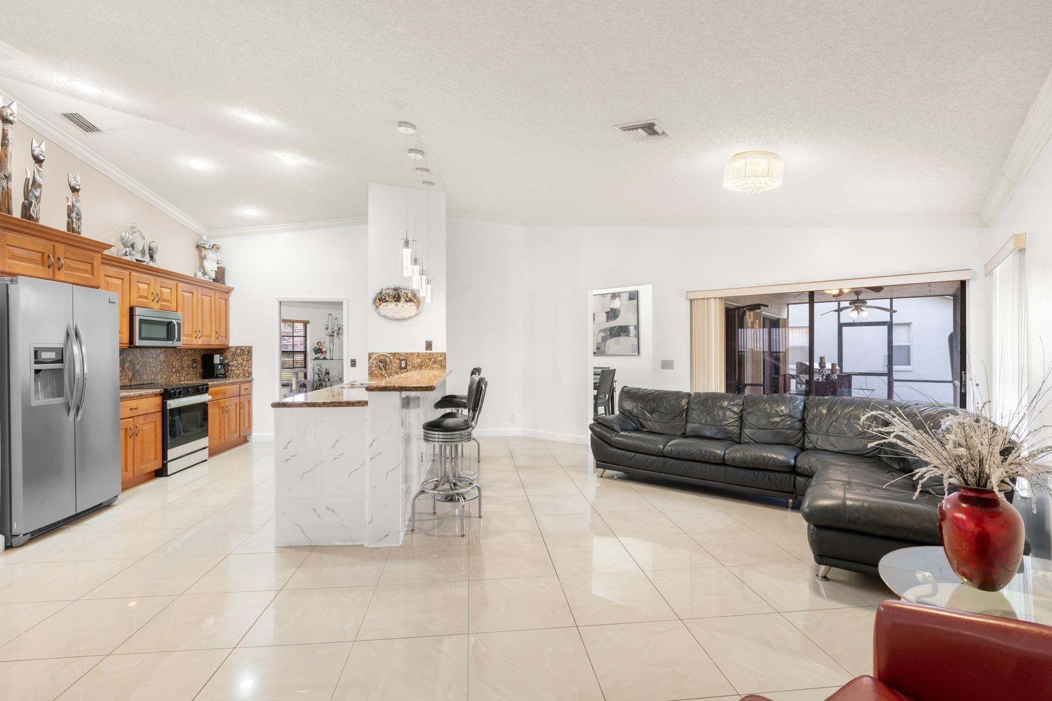 2326 NW 96th Way, Coral Springs, FL 33065