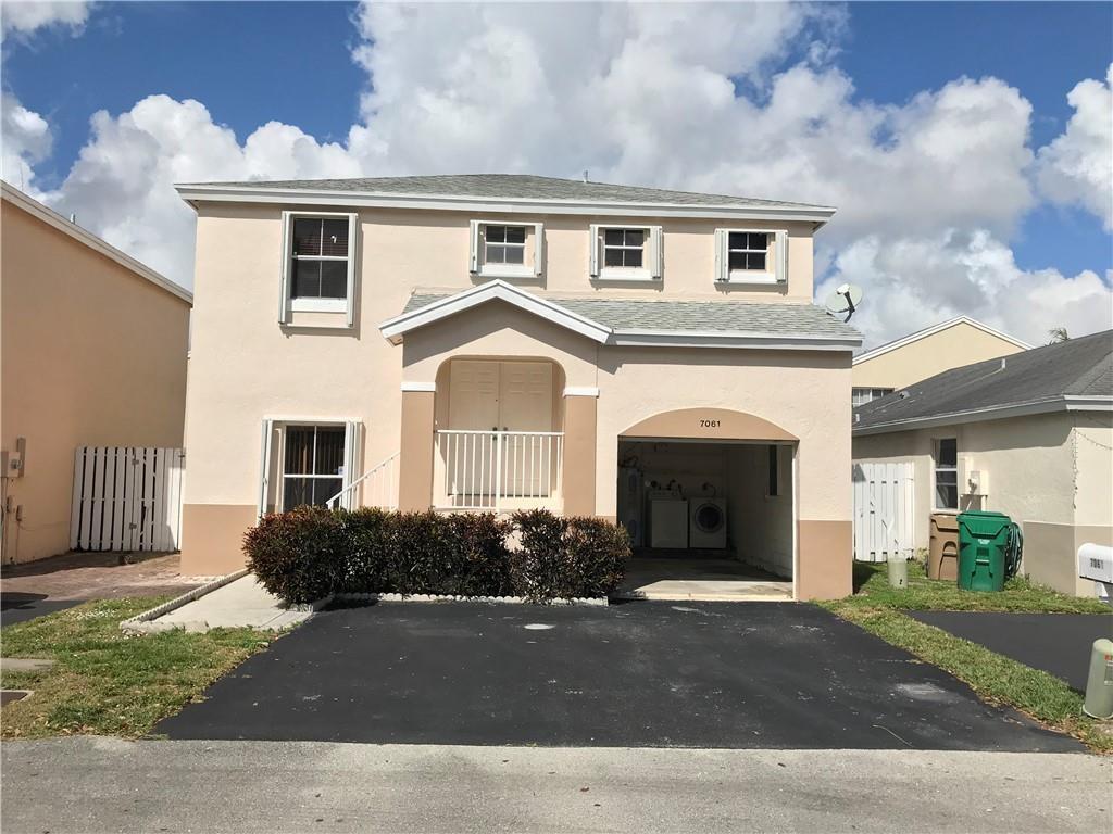 Photo for 7061 SW 41st Place, Davie, FL 33314 - listing #FX-10534657 7061 SW 41st Place, Davie, FL 33314