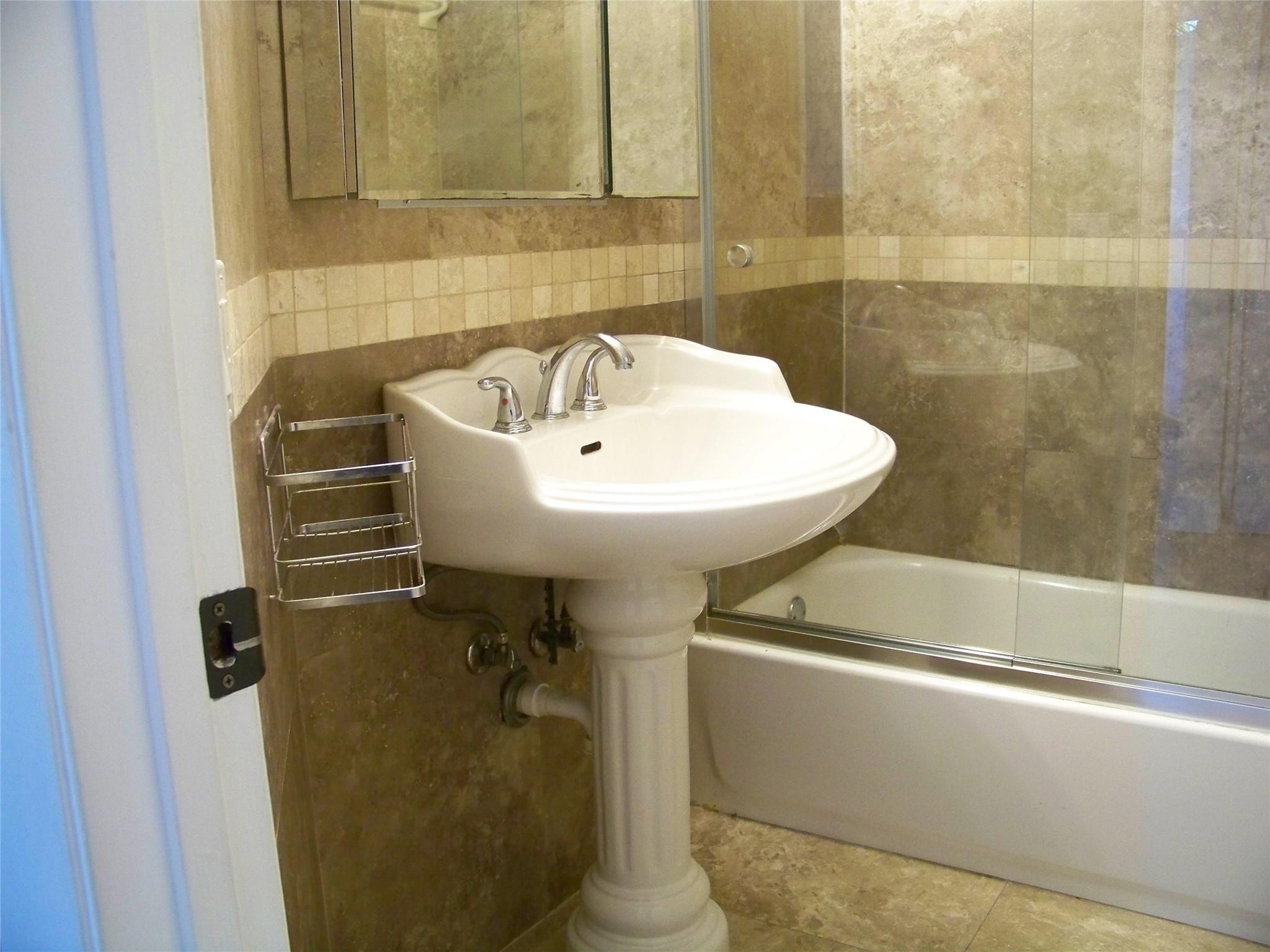 3218 NW 103rd Terrace 202B, Coral Springs, FL 33065