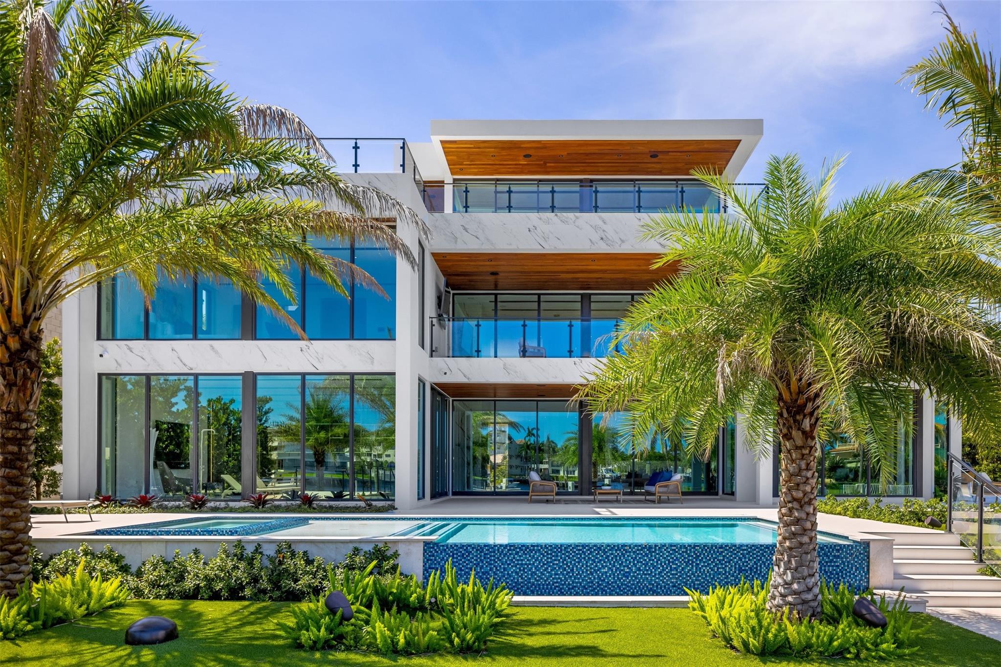 1555 SE 14th Court, Deerfield Beach, FL 33441