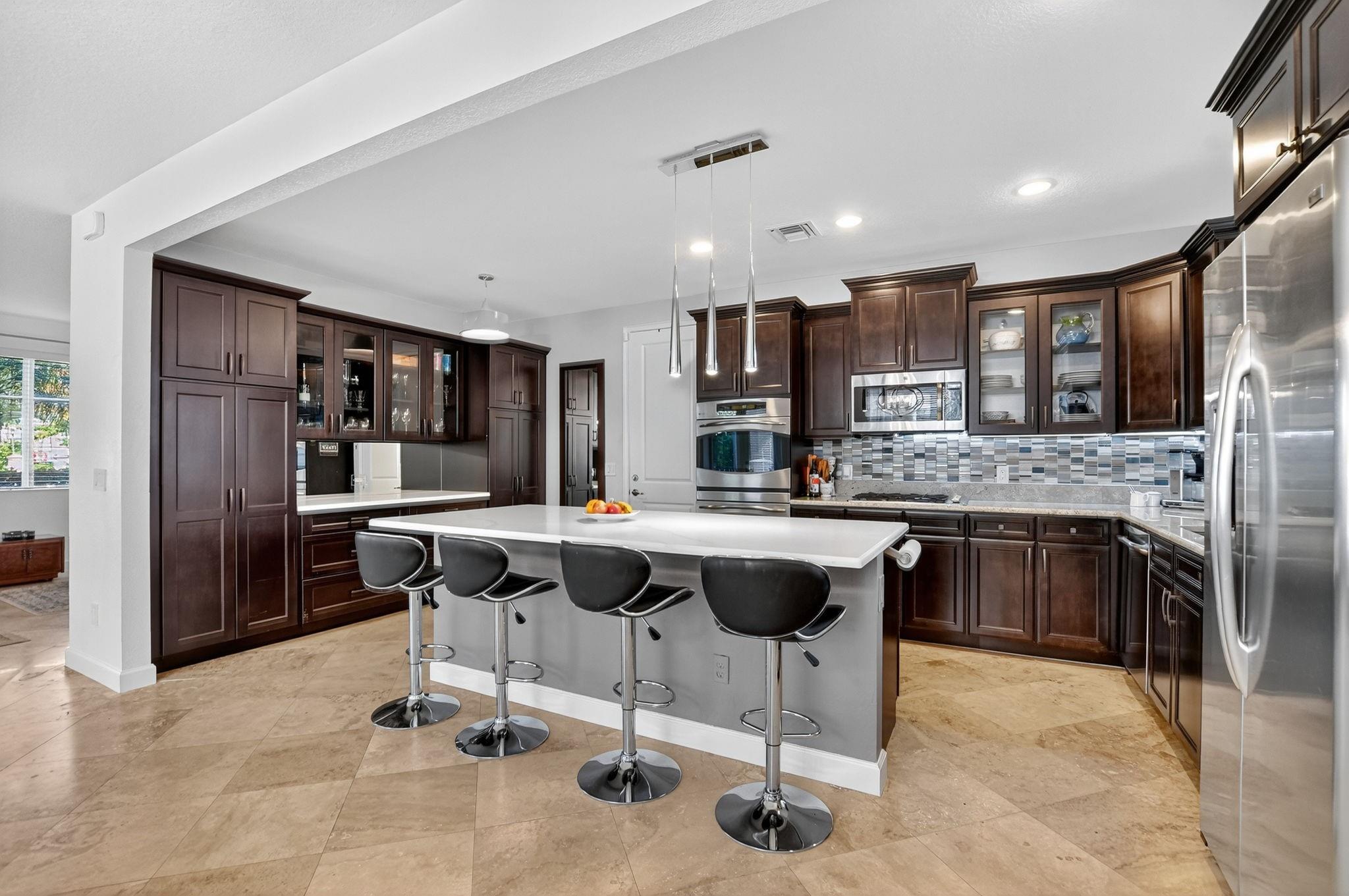 Updated kitchen with bar/butler's pantry