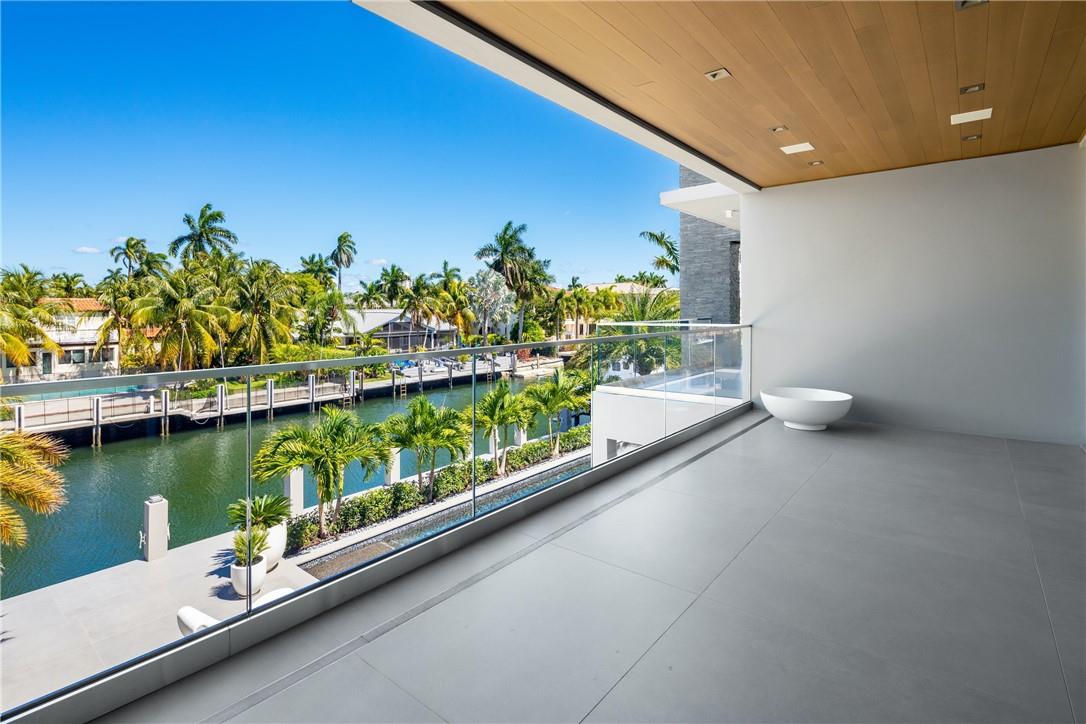 650 Royal Plaza Drive, Fort Lauderdale, FL 33301