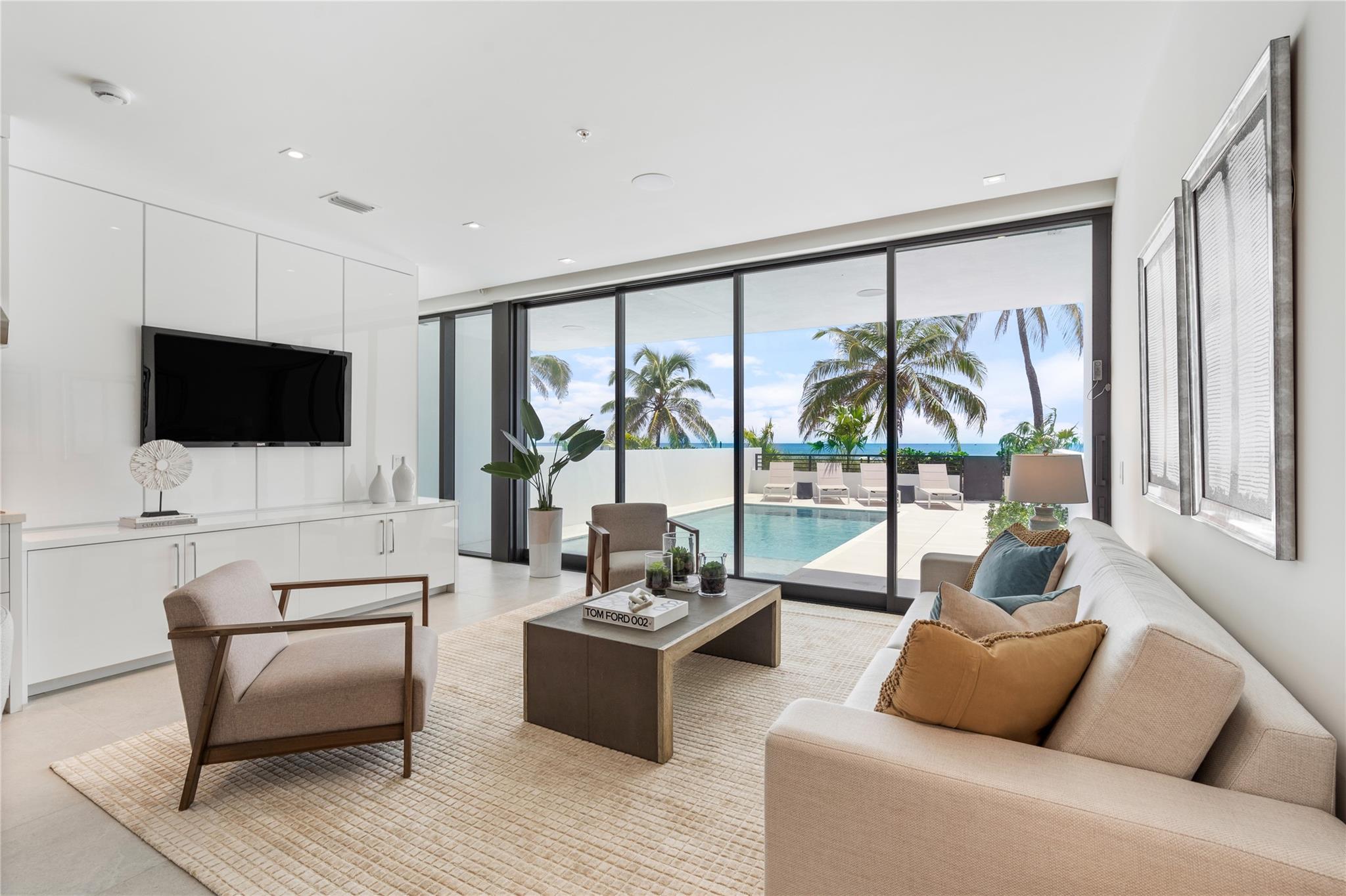 Cabana kitchen, 1st floor, ocean and pool views.