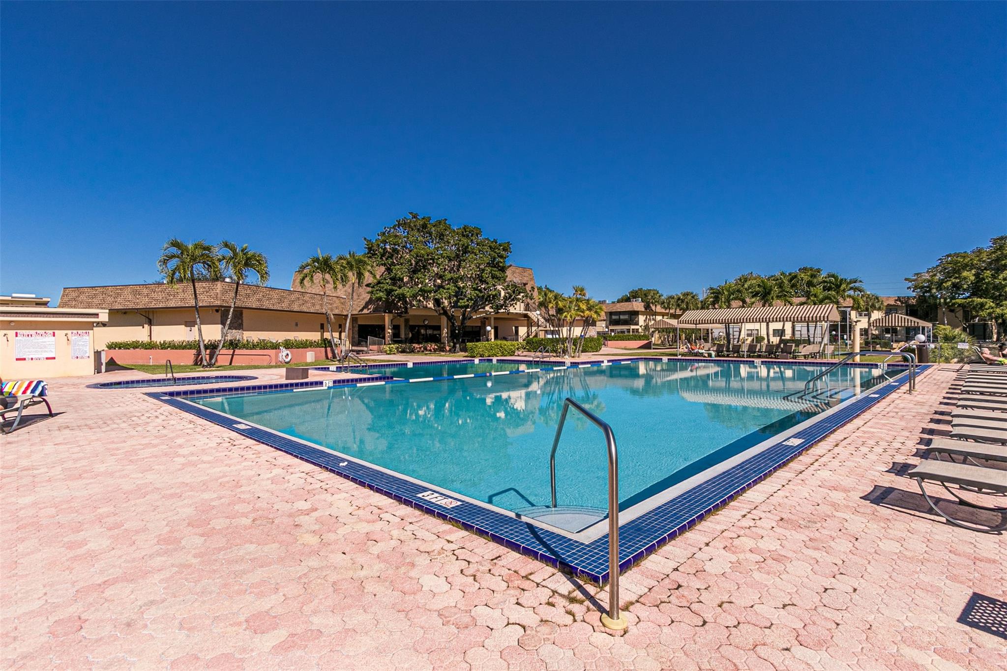 450 Briarwood Circle 2, Hollywood, FL 33024