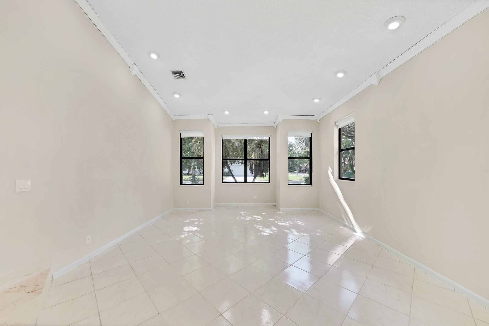 645 NW 102nd Avenue, Coral Springs, FL 33071