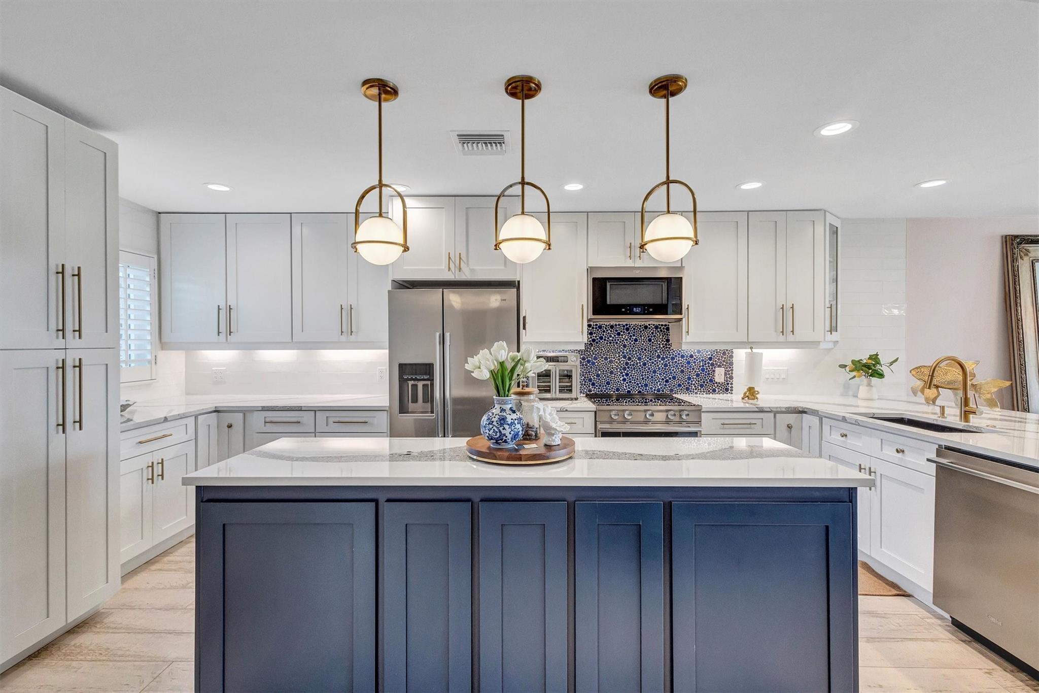 Photo for 7125 Gulf Of Mexico, 22, Longboat Key, FL 34228 - listing #FX-10536500 7125 Gulf Of Mexico, 22, Longboat Key, FL 34228