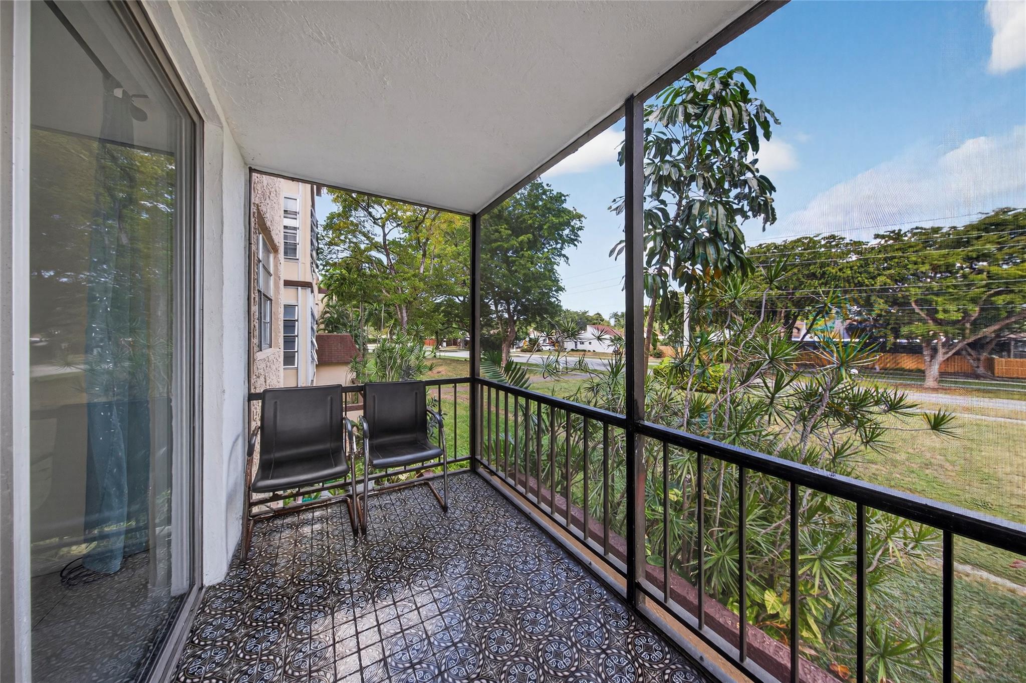 Photo for 7300 NW 17th Street, 203 203, Plantation, FL 33313 - listing #FX-10536204 7300 NW 17th Street, 203 203, Plantation, FL 33313