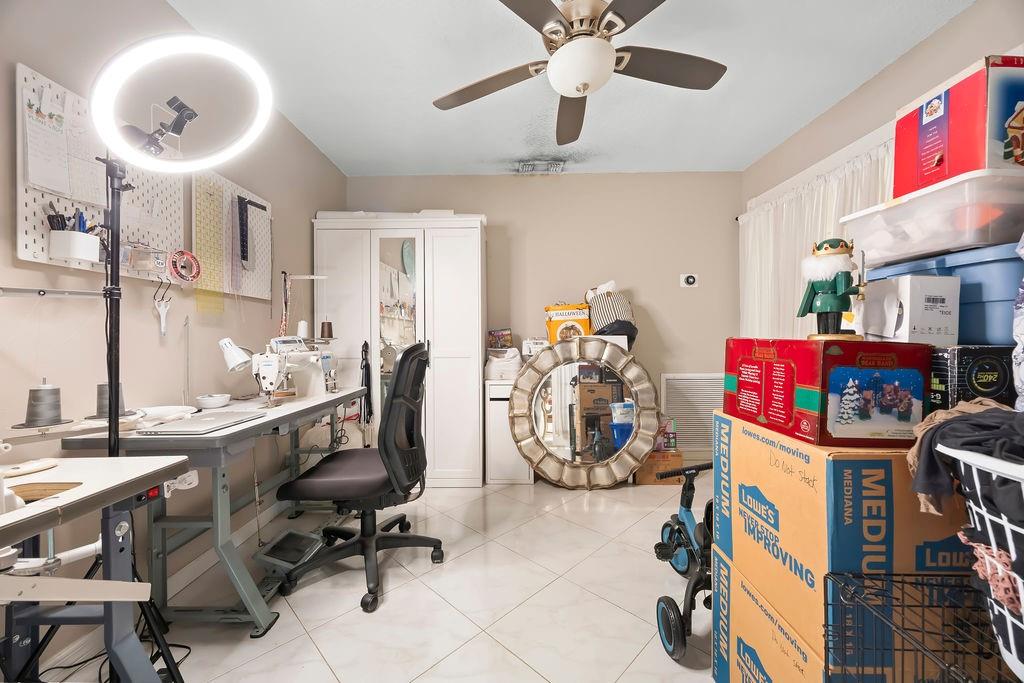 1060 NW 82nd Avenue, Coral Springs, FL 33071