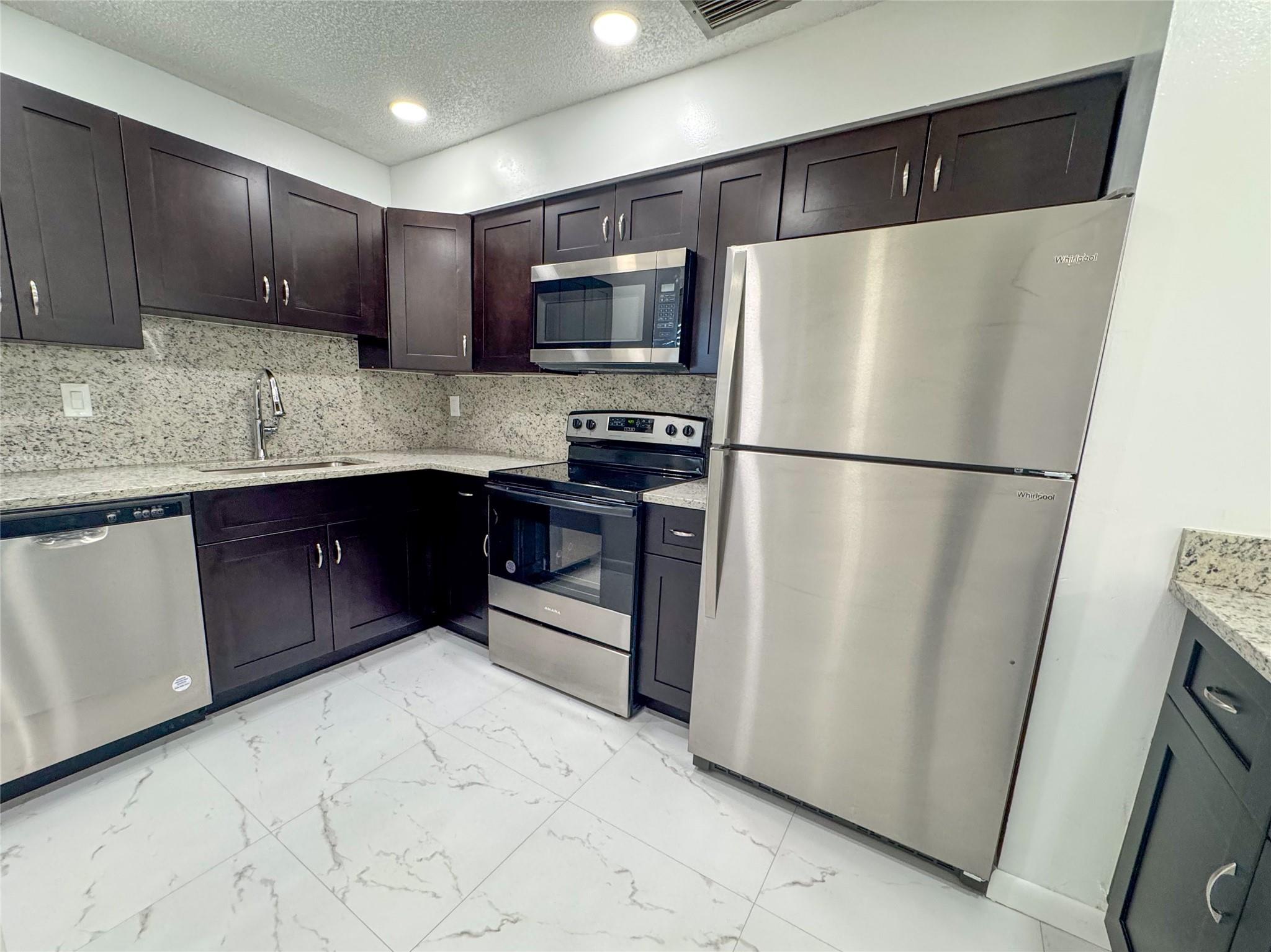 10687 Royal Palm Boulevard, Coral Springs, FL 33065