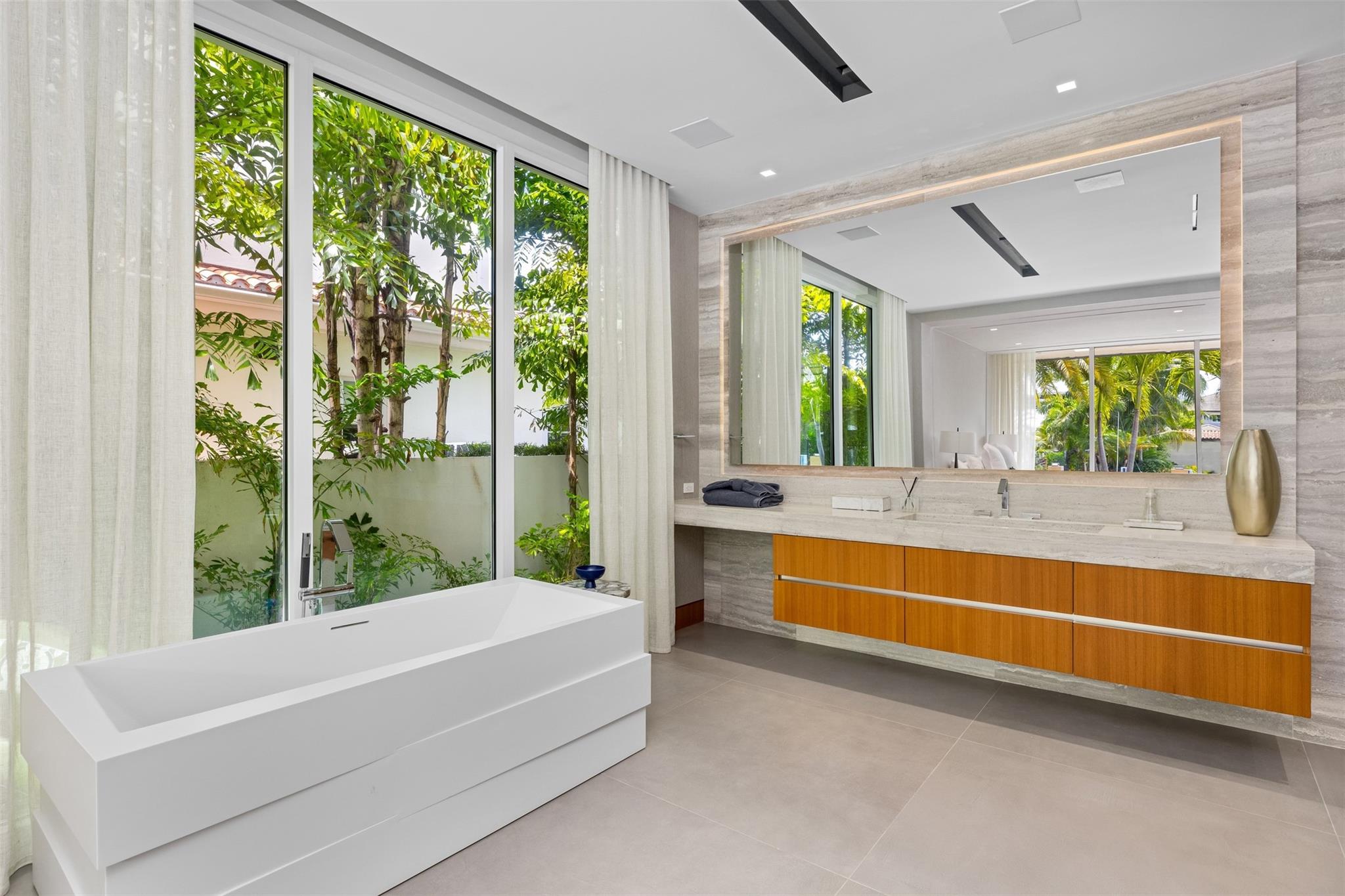 650 Royal Plaza Drive, Fort Lauderdale, FL 33301