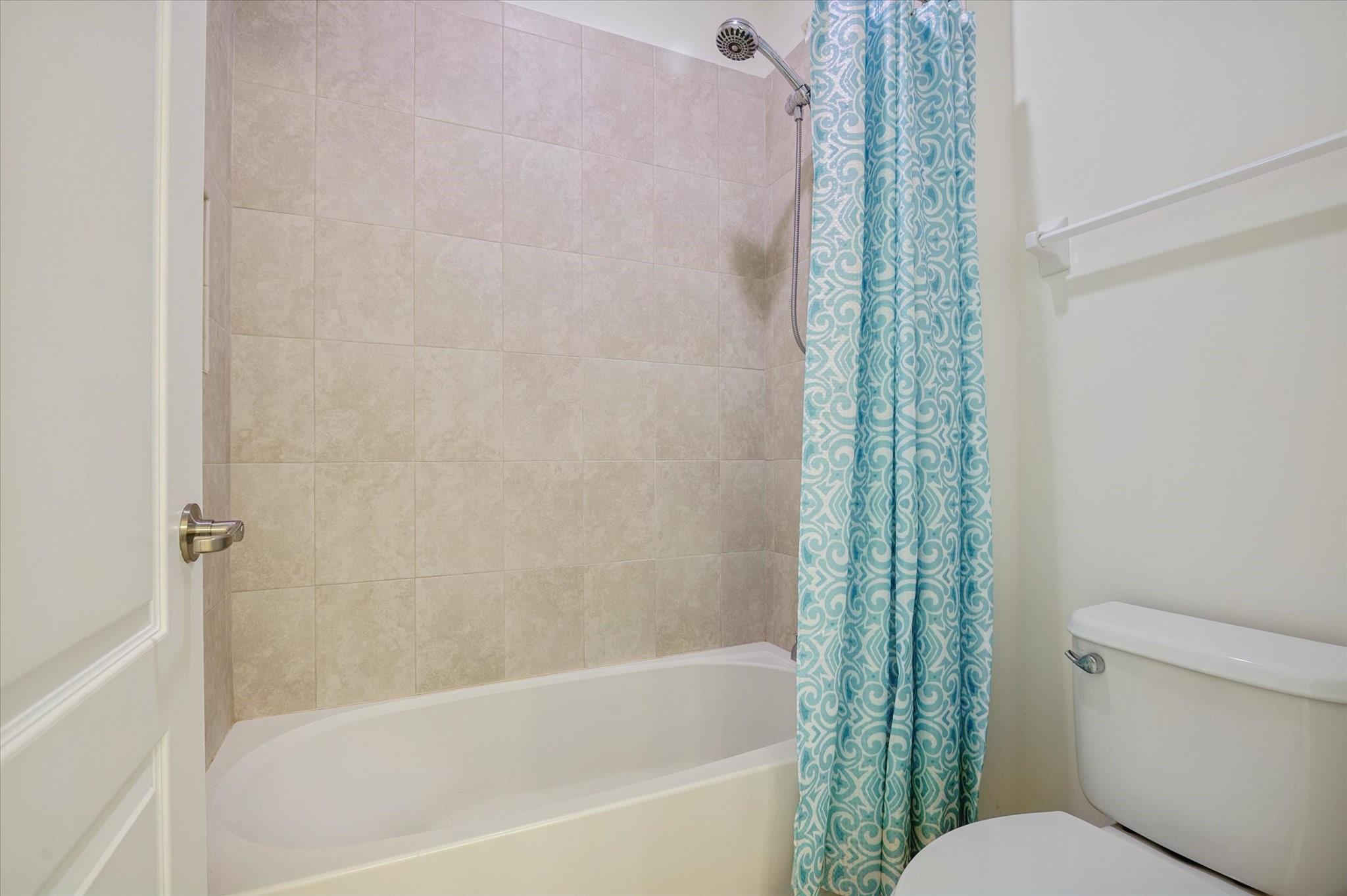 Guest Bathroom #2 Upstairs