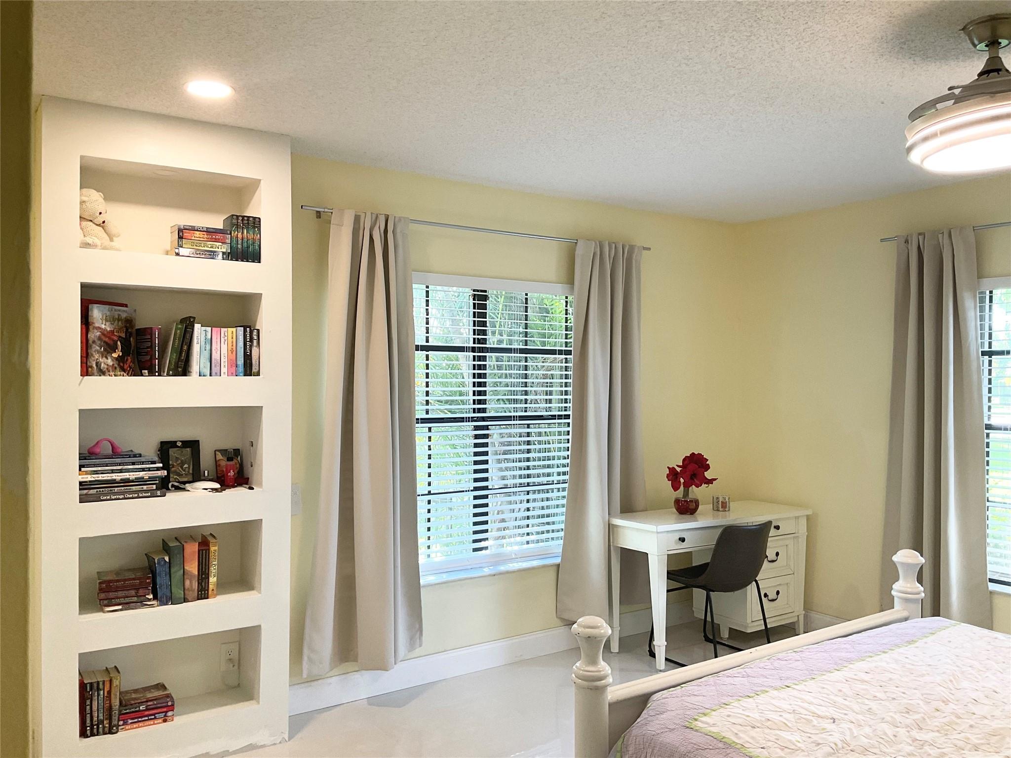 10477 NW 4th Street, Coral Springs, FL 33071