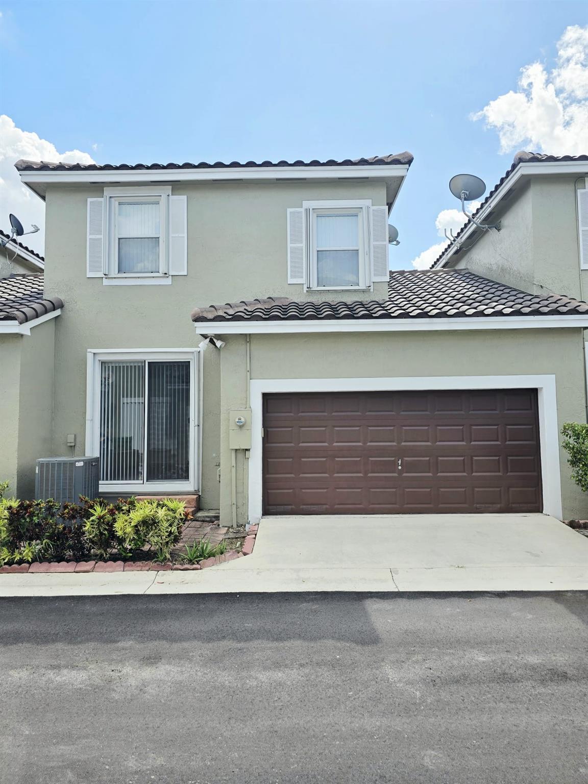 10589 NW 56th Place, Coral Springs, FL 33076