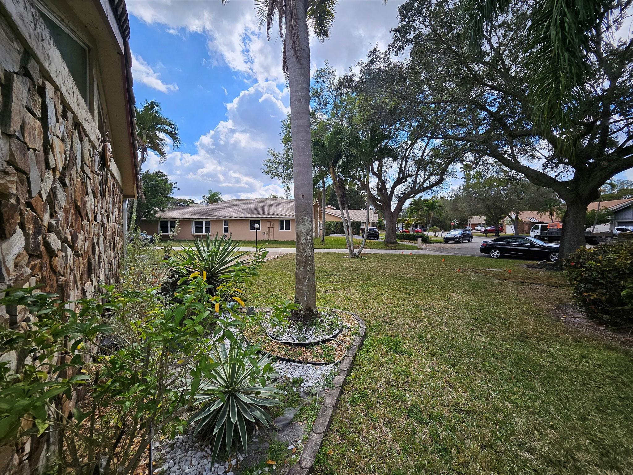 197 NW 113th Way, Coral Springs, FL 33071