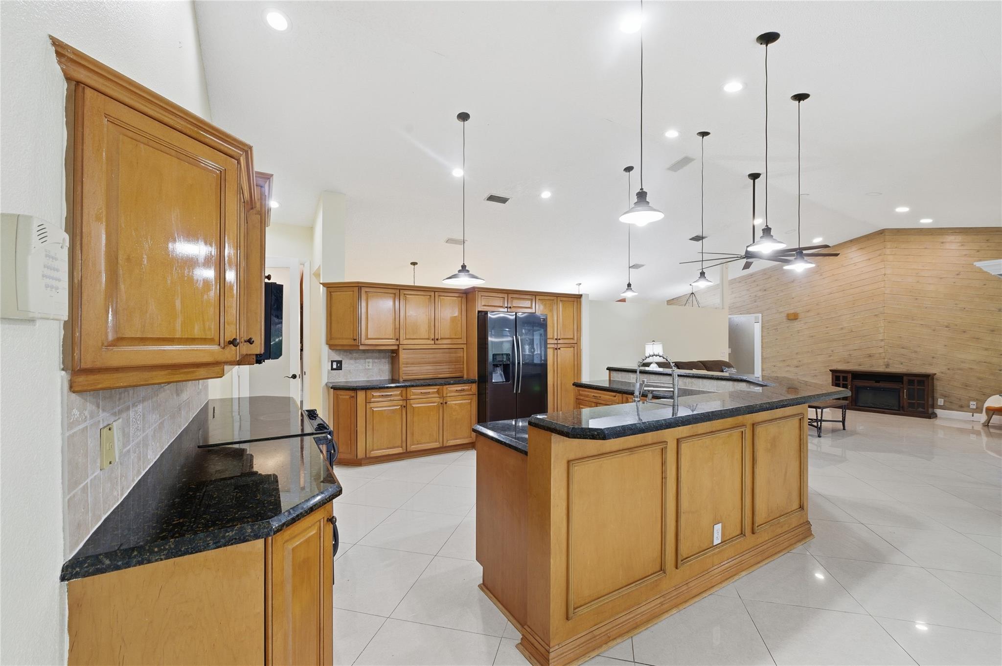 10949 NW 1st Mnr, Coral Springs, FL 33071