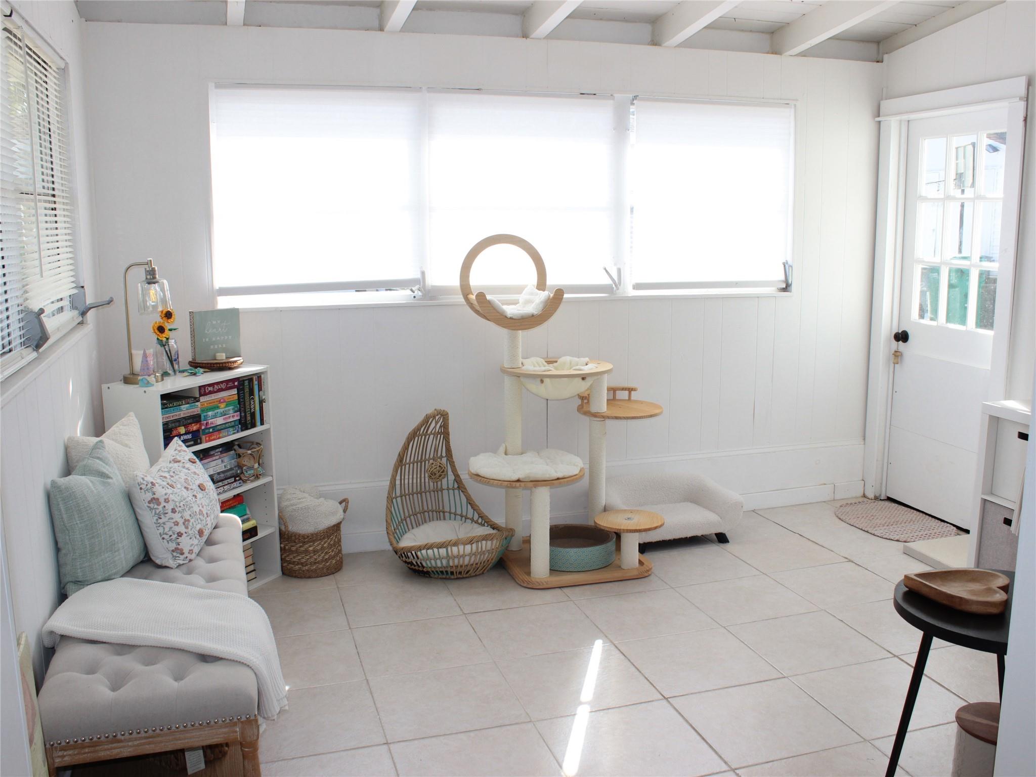 A GREAT SPACE FOR YOUR CAT OR DOG