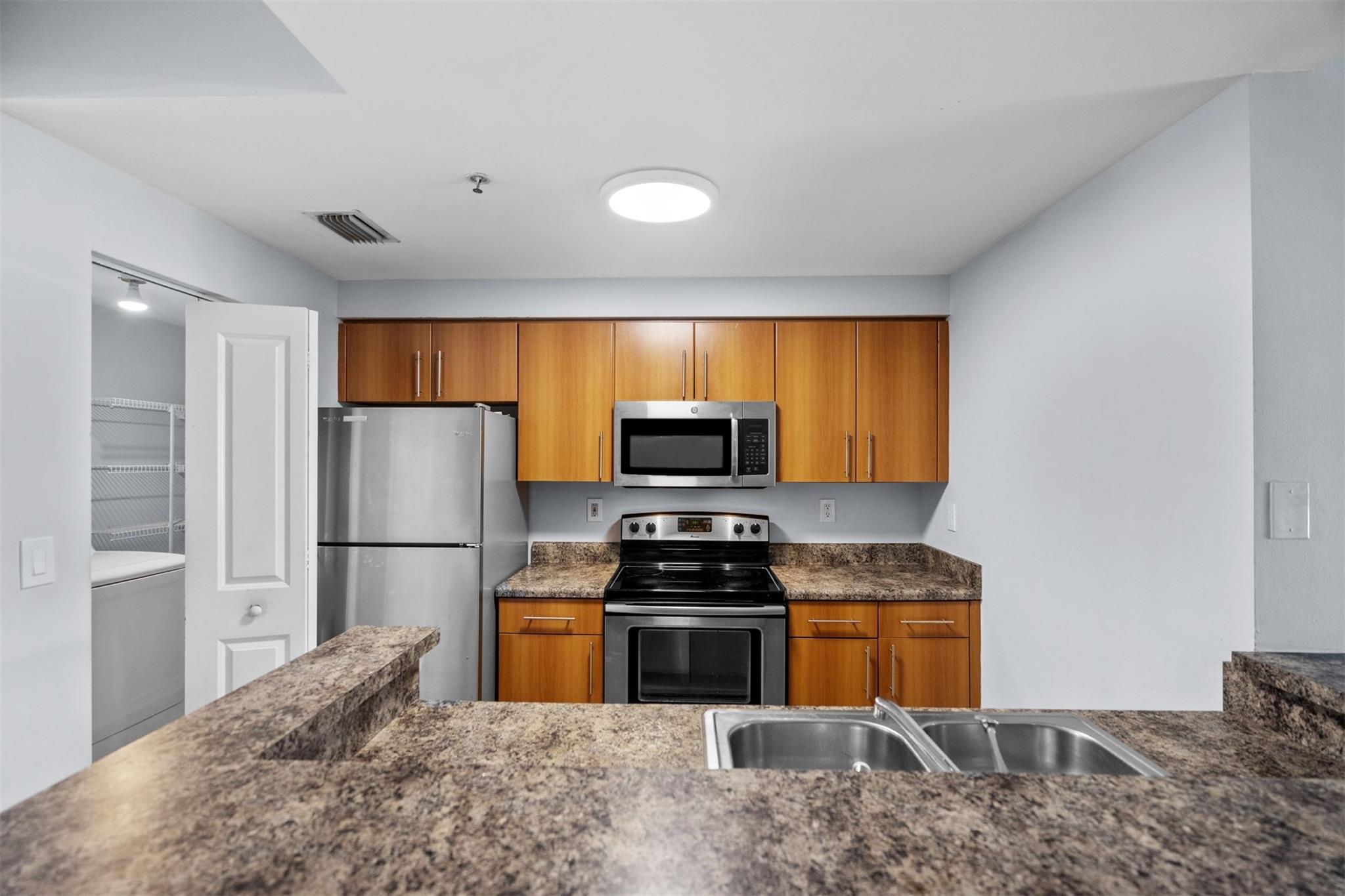 5880 W Sample Road 307, Coral Springs, FL 33067