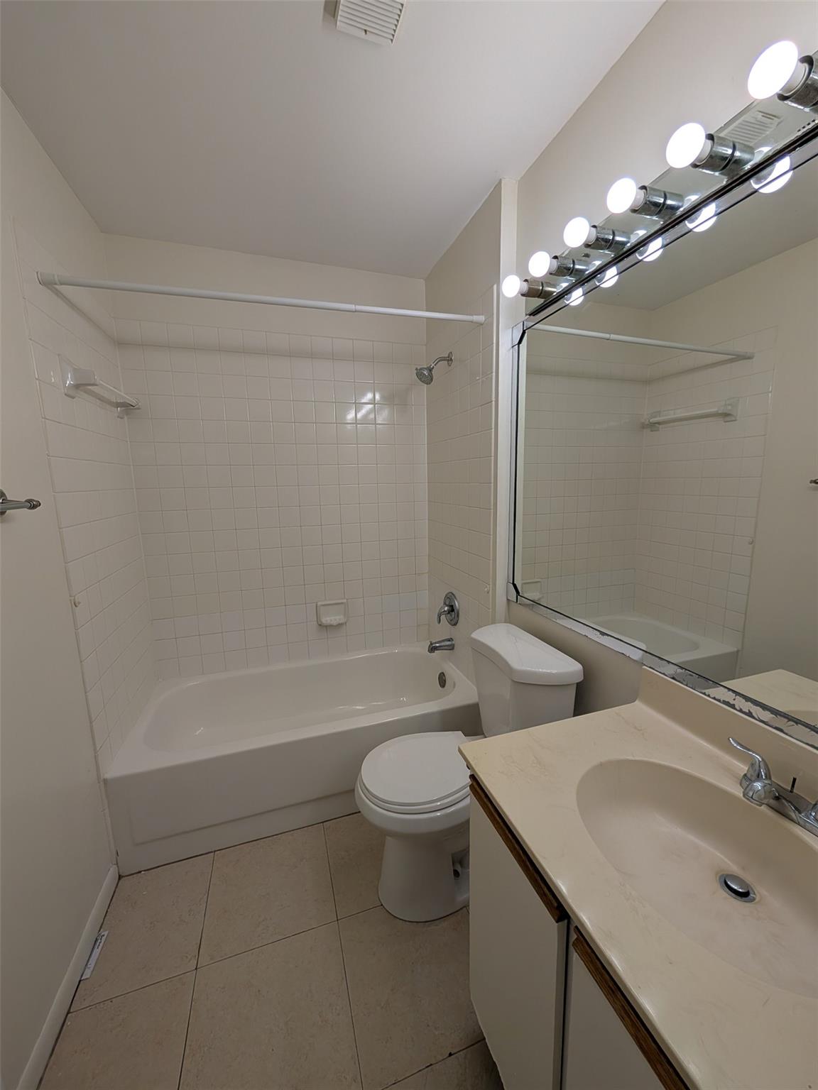 5741 Riverside Drive 201, Coral Springs, FL 33067