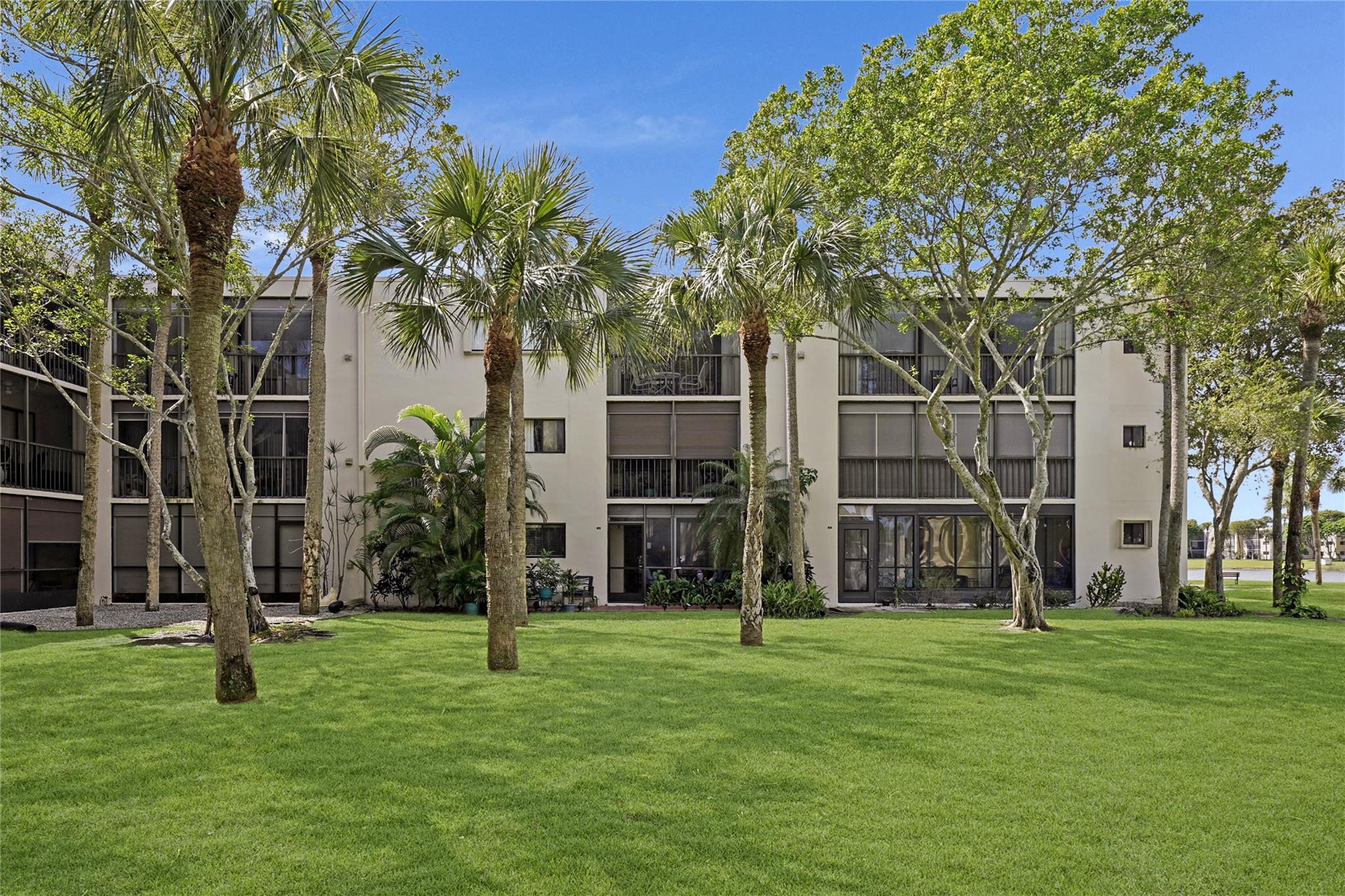 Photo for 5100 Las Verdes Circle, 114, Delray Beach, FL 33484 - Listing #FX-10509010 5100 Las Verdes Circle, 114, Delray Beach, FL 33484