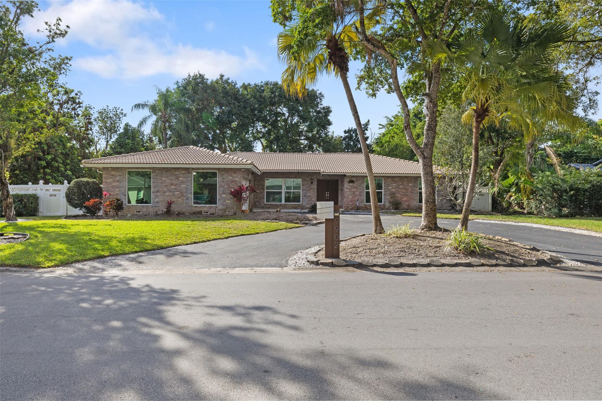 9902 NW 20th Street, Coral Springs, FL 33071