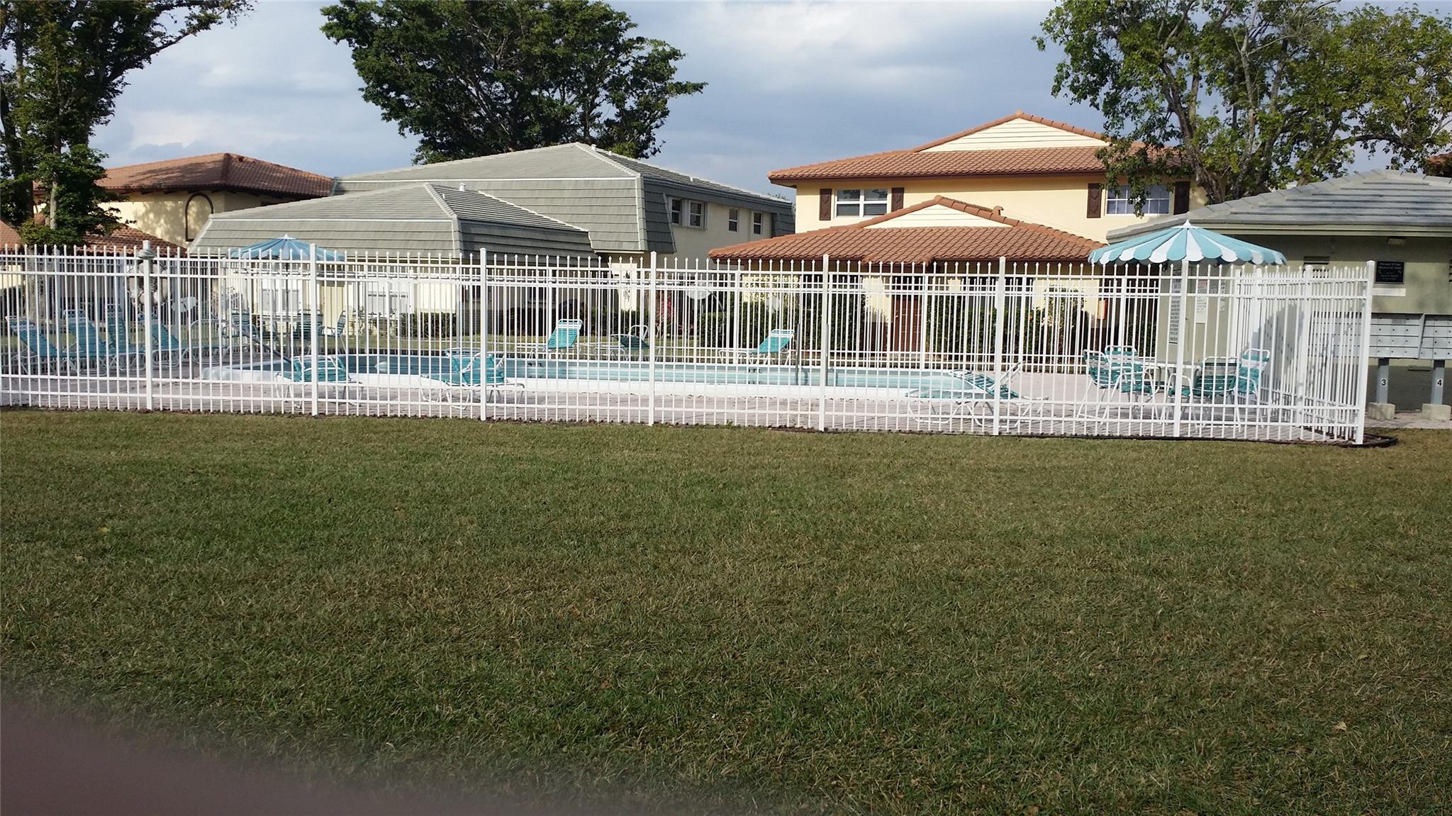 8877 NW 28th Drive 3, Coral Springs, FL 33065